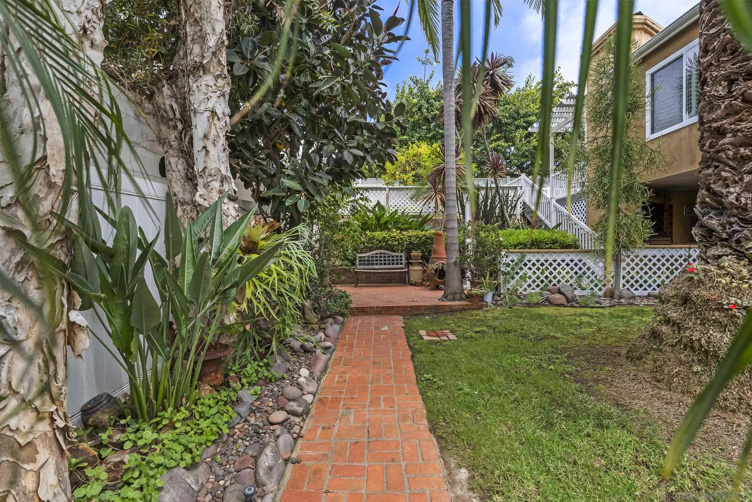 https://cdn.realtyfeed.com/cdn/127/260020991/ad545d5b29d408461fca7896e4e8be98.webp