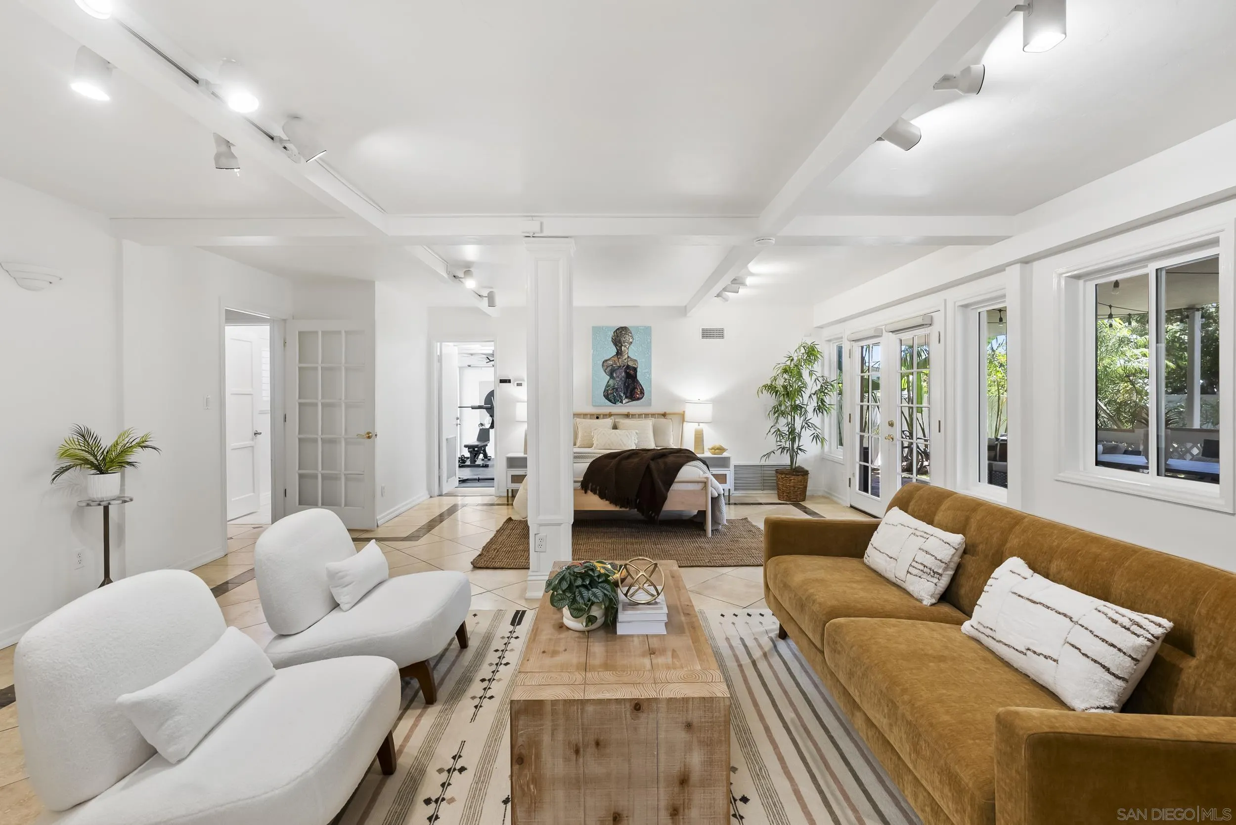 https://cdn.realtyfeed.com/cdn/127/260020991/d7ee1377635b475bc6b3dc4f057b38d4.webp