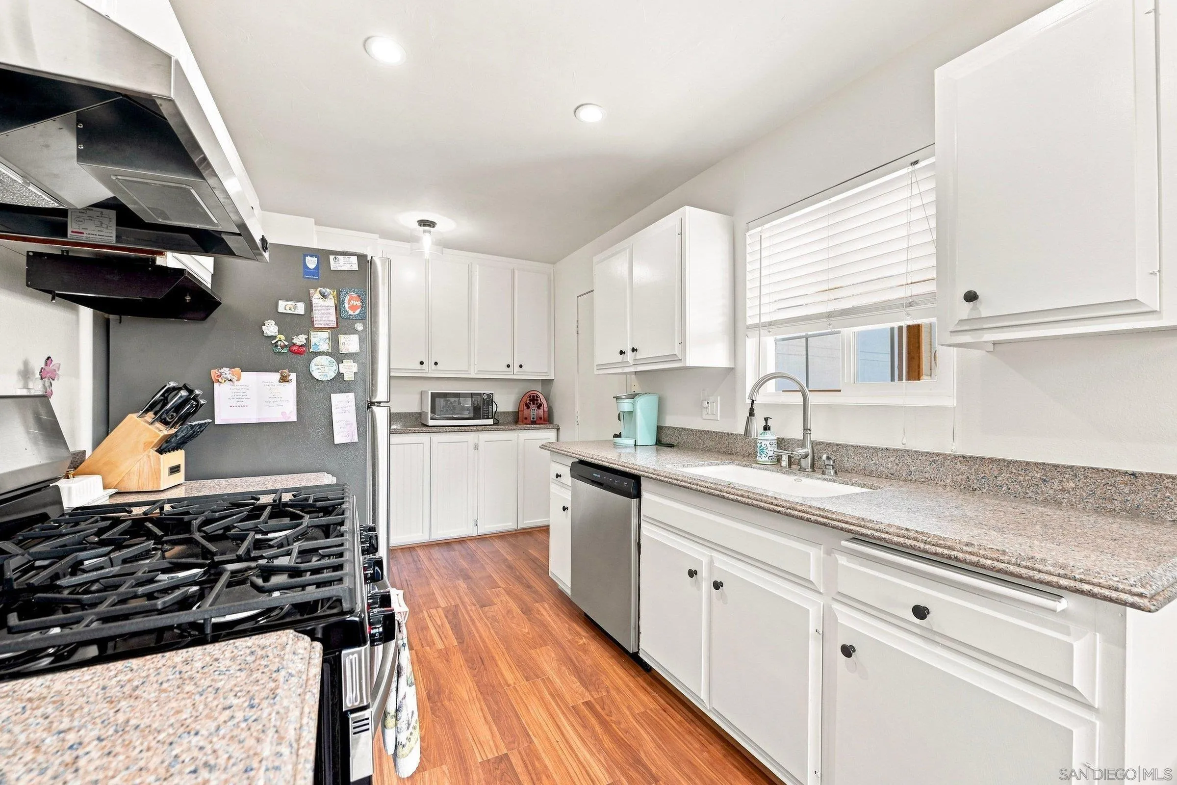 https://cdn.realtyfeed.com/cdn/127/260020992/ebeb8c305d0a9eb44e86dc834887fc8e.webp