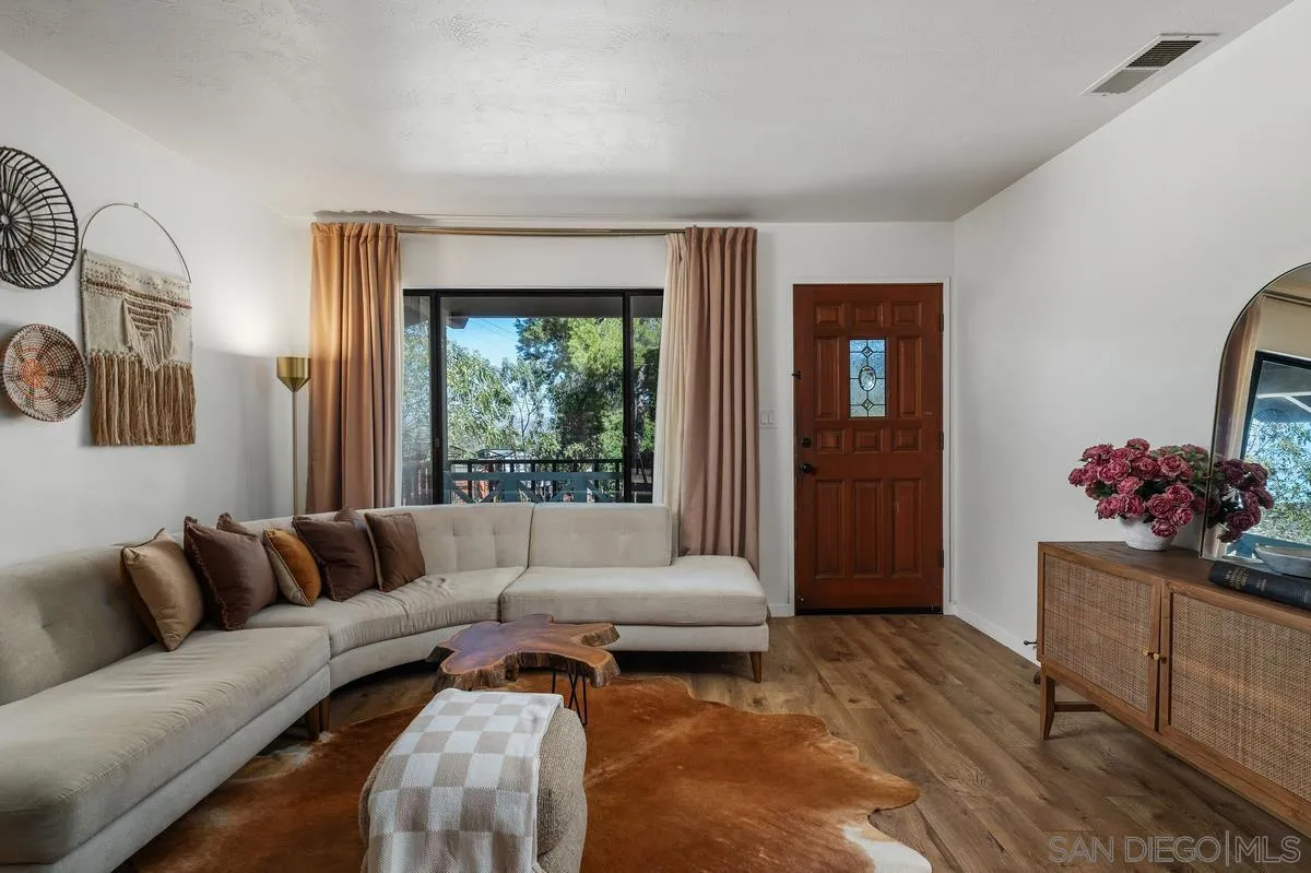 https://cdn.realtyfeed.com/cdn/127/260020993/49ff62a235f35eaac38c0da4406b25a1.webp