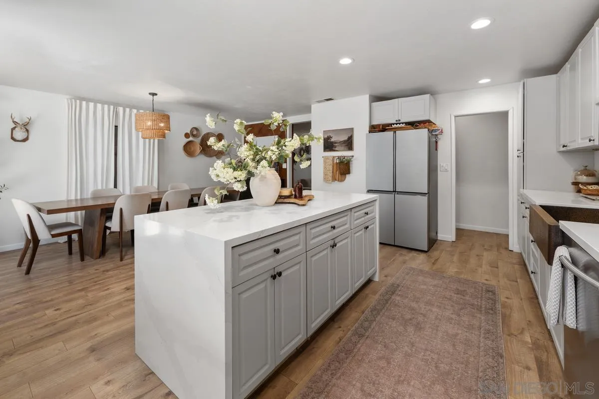 https://cdn.realtyfeed.com/cdn/127/260020993/51e4c42bc95528617ed2584f365aeb3e.webp