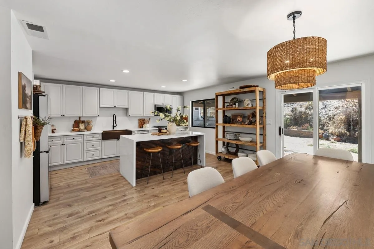 https://cdn.realtyfeed.com/cdn/127/260020993/619c9eab766b0ad0398caee1024200b1.webp