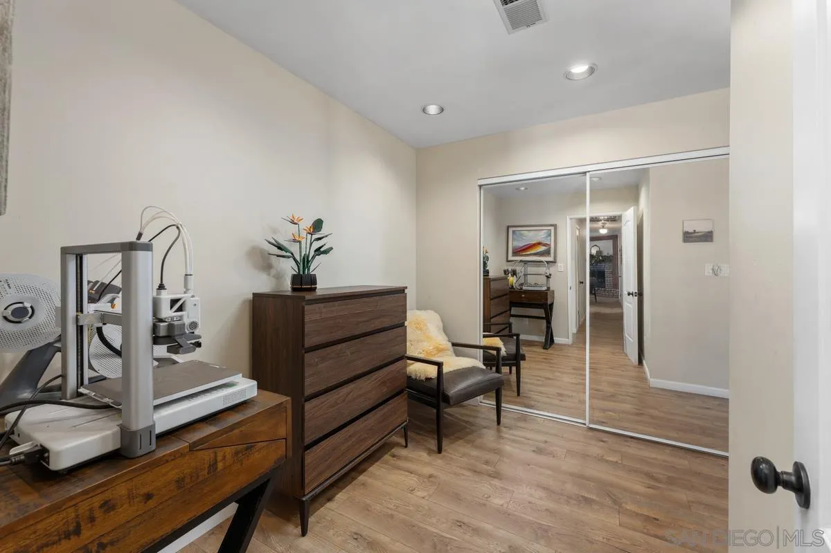 https://cdn.realtyfeed.com/cdn/127/260020993/834edfa32358b9bef392b3dff0cca8e3.webp
