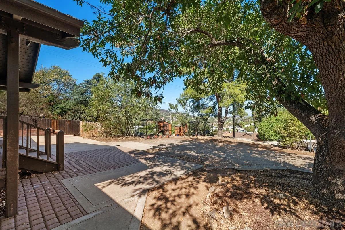 https://cdn.realtyfeed.com/cdn/127/260020993/b3bbbd0e5a632e9aa255d27a384d5bb9.webp
