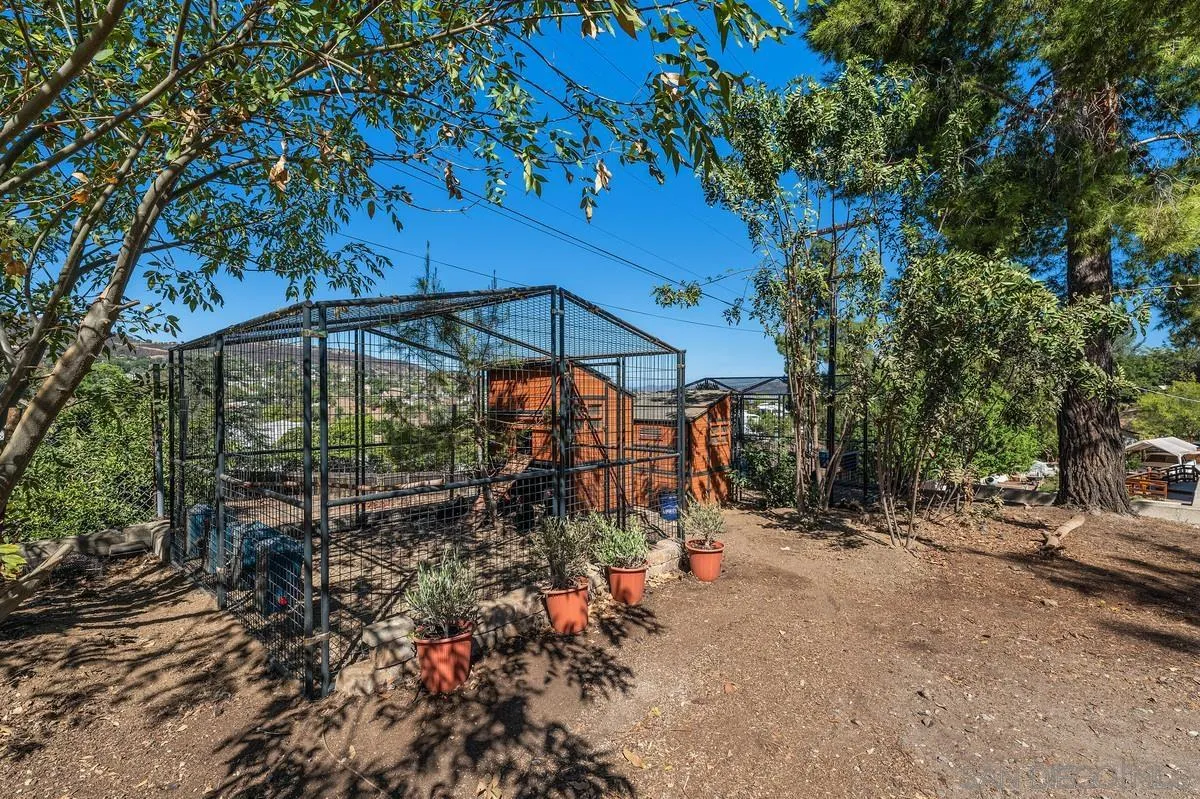 https://cdn.realtyfeed.com/cdn/127/260020993/f17ea90cdcdd1fe460a0eb2c74657bff.webp