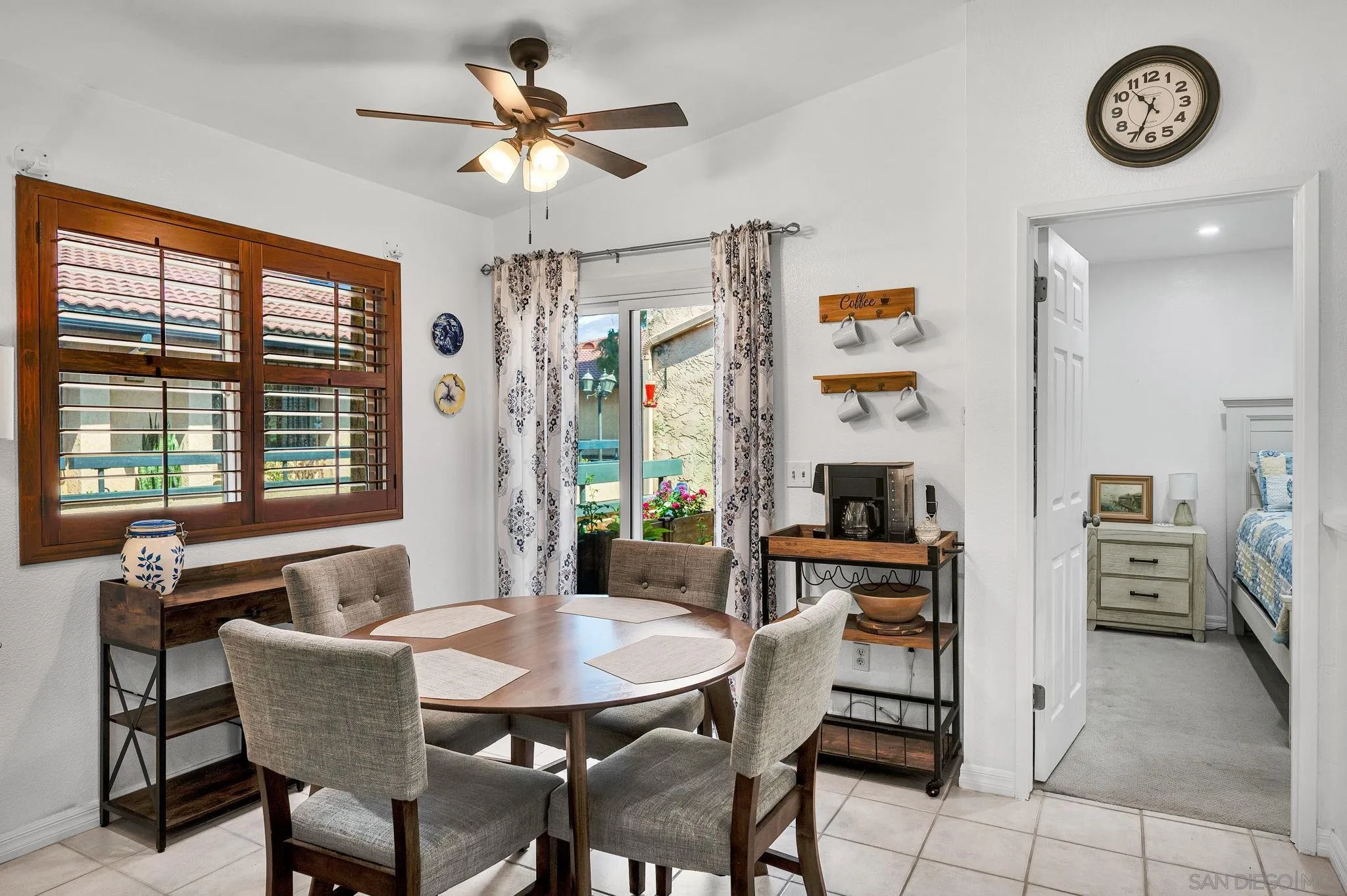 https://cdn.realtyfeed.com/cdn/127/260020996/01b6f33c0063aac319d36610cacc7699.webp