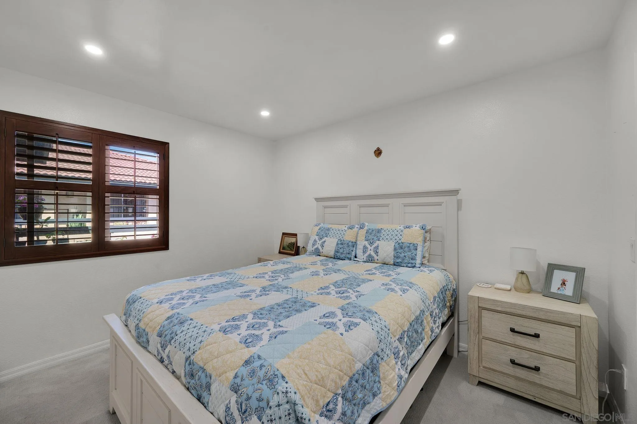 https://cdn.realtyfeed.com/cdn/127/260020996/77bae026ba4f912a78a4e8d88c25d404.webp