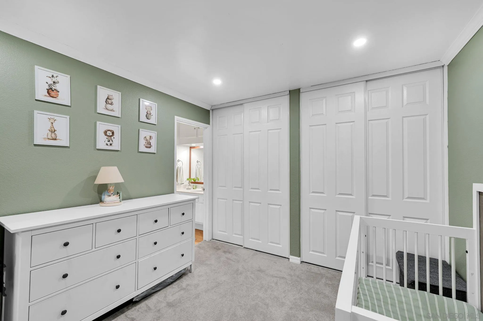 https://cdn.realtyfeed.com/cdn/127/260020996/98445bdec6abab17e3832911faa78aca.webp