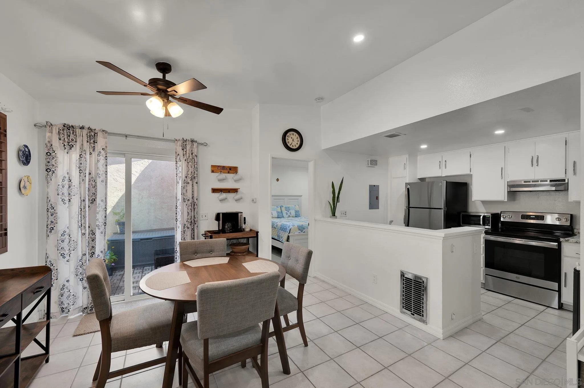 https://cdn.realtyfeed.com/cdn/127/260020996/9ea4b69e7214e083cfdd982041205ed2.webp