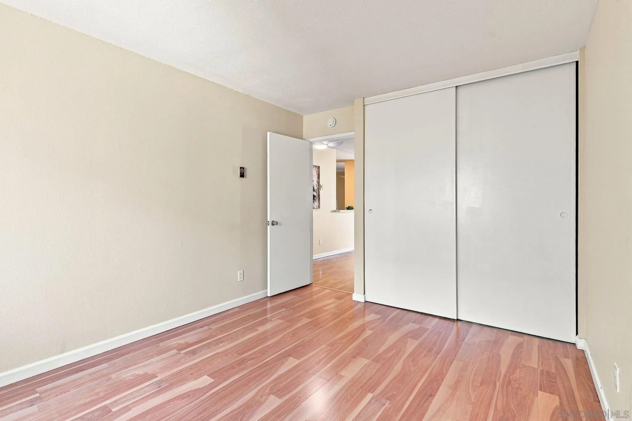 https://cdn.realtyfeed.com/cdn/127/260020999/1f52239664c941239d7b39dbebf6351a.webp