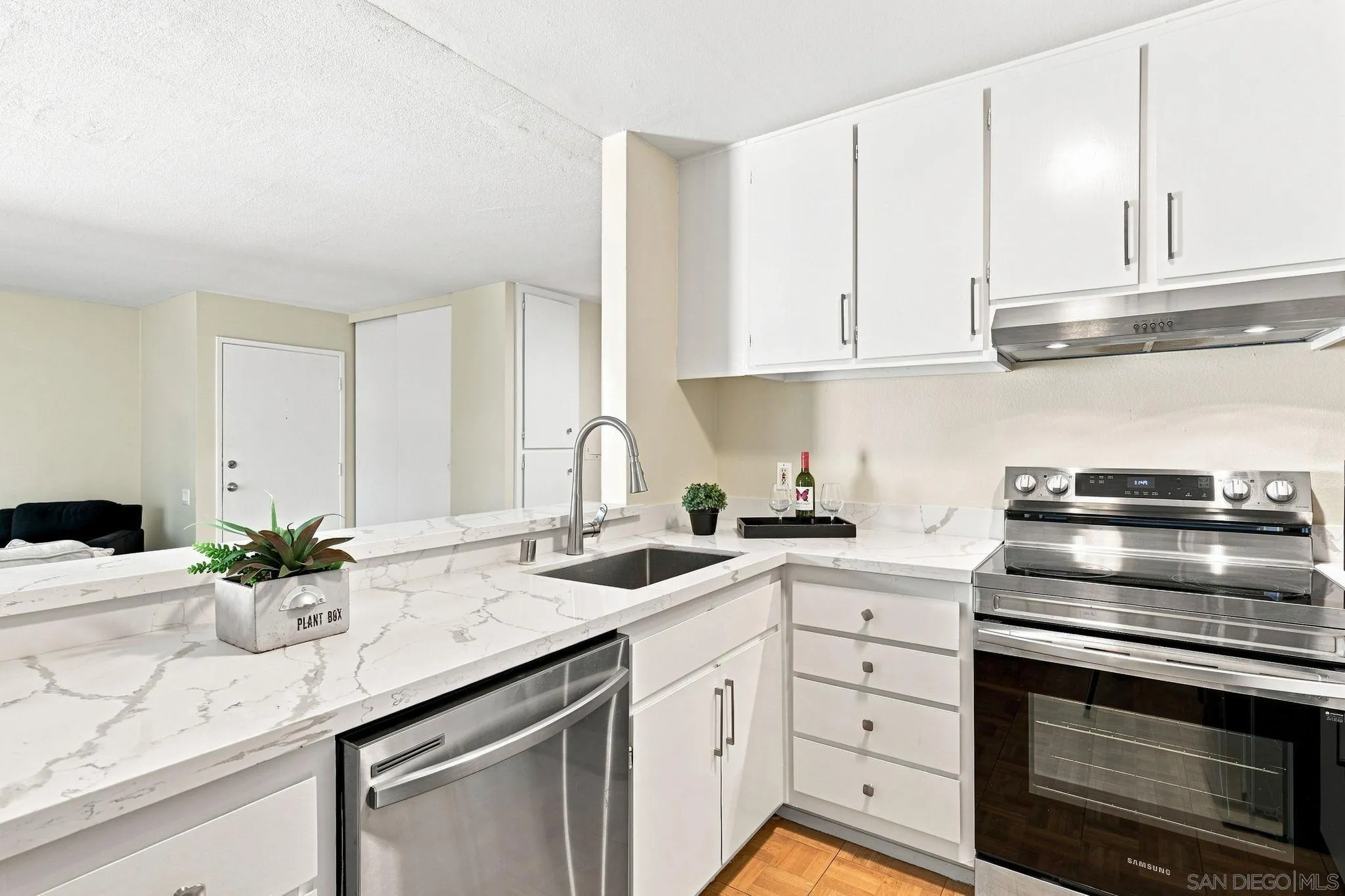 https://cdn.realtyfeed.com/cdn/127/260020999/6b842acc7e647ee3c2e919a2256cb5be.webp