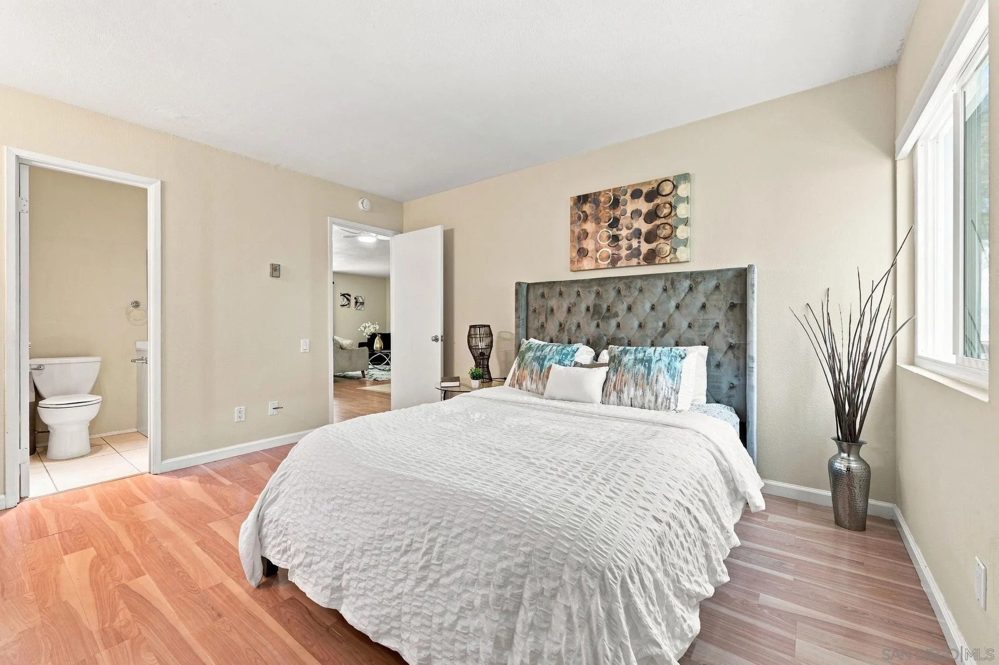 https://cdn.realtyfeed.com/cdn/127/260020999/b02c78263b8c75ff88067c5034722cb3.webp
