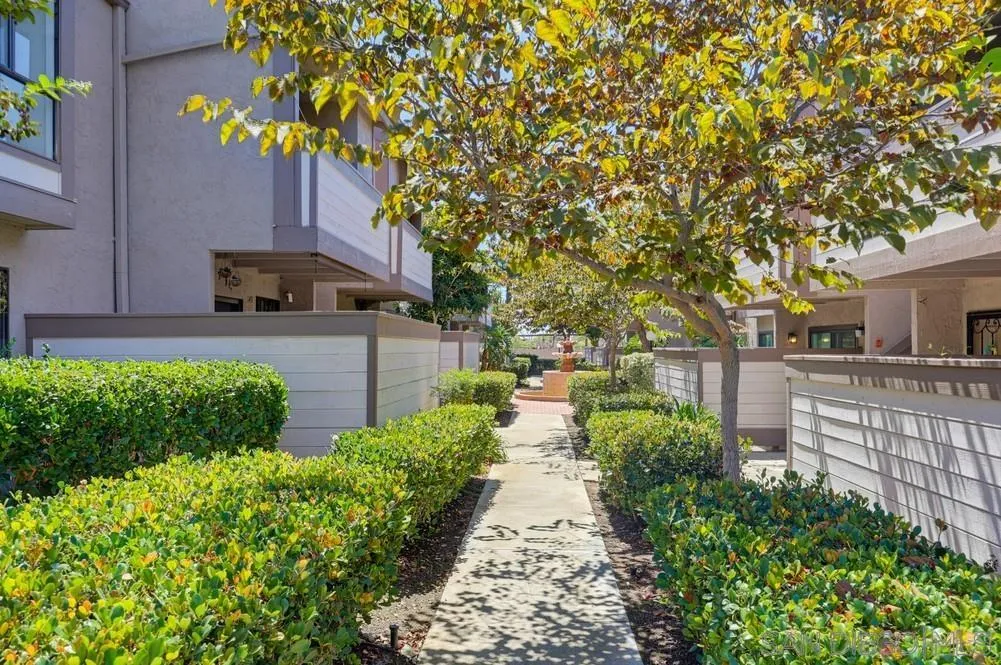 https://cdn.realtyfeed.com/cdn/127/260021002/a695a42c79a66dcb151222141fd7f333.webp