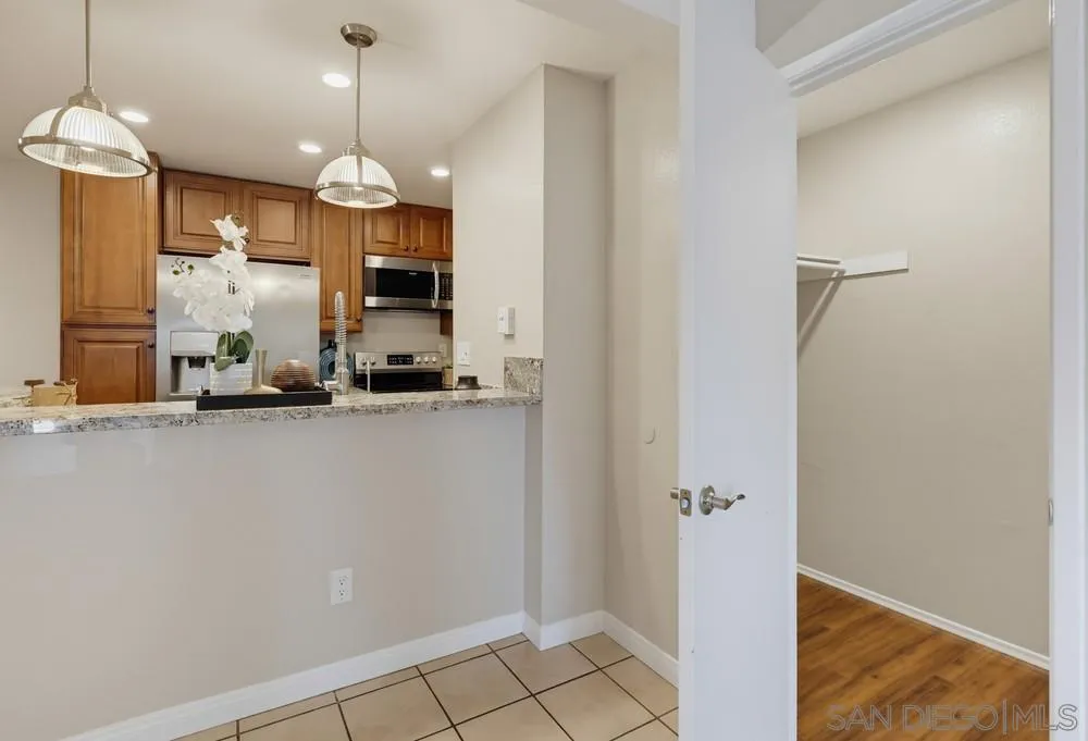 https://cdn.realtyfeed.com/cdn/127/260021002/bf7fe81bb8d79c31be80e6d3dee23b54.webp