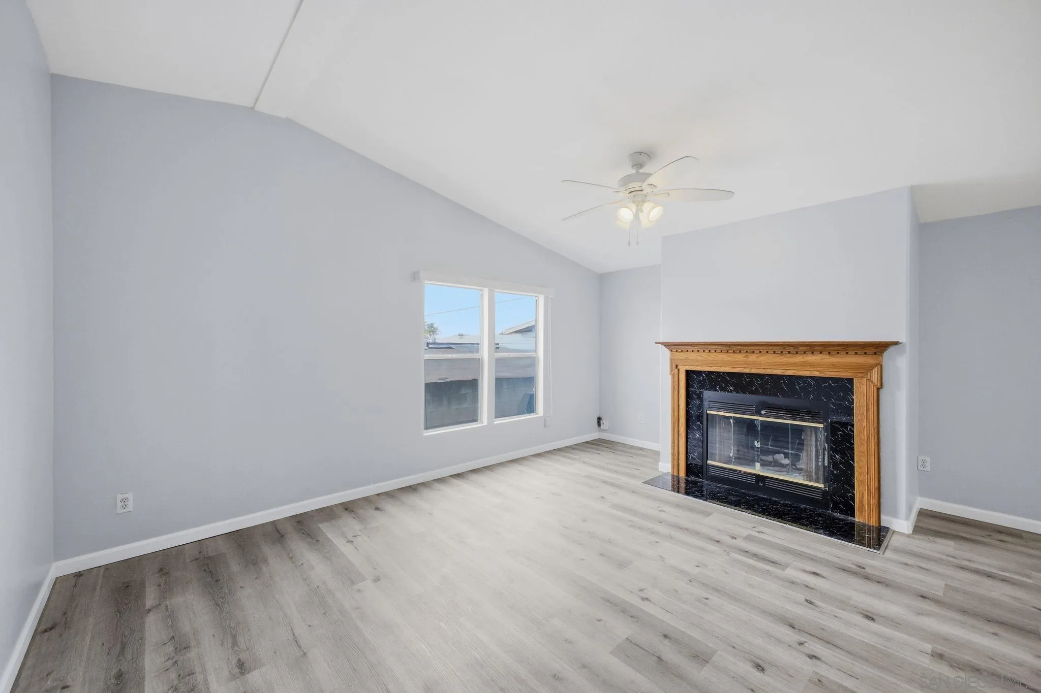 https://cdn.realtyfeed.com/cdn/127/260021005/1b327668560bca6618f6588ae0c9b71a.webp