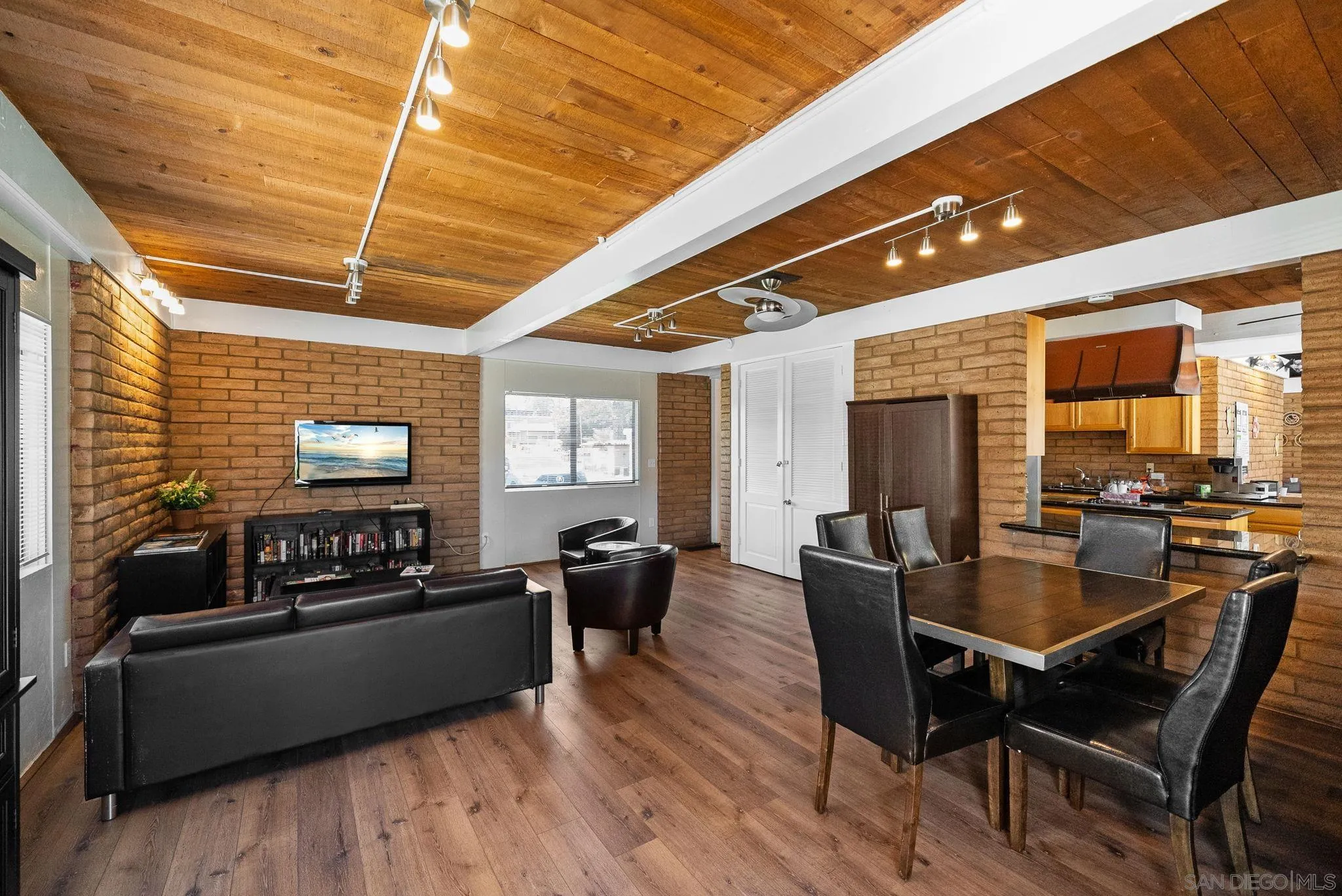 https://cdn.realtyfeed.com/cdn/127/260021005/3e11498d39e02b2e948ba18ba075c5cc.webp
