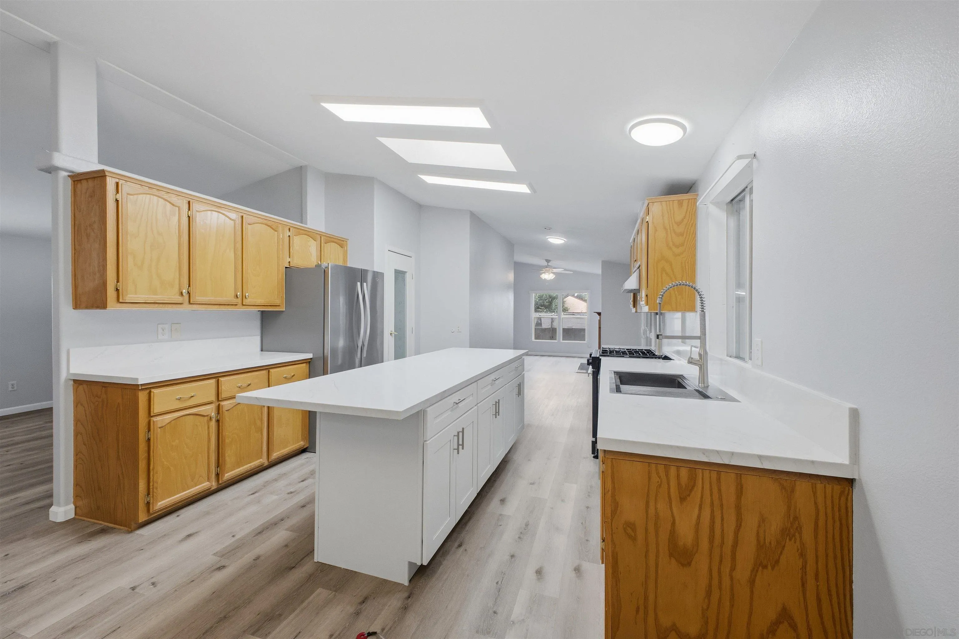 https://cdn.realtyfeed.com/cdn/127/260021005/40b0d8de3fe3c54303c79d363d8a0d1c.webp