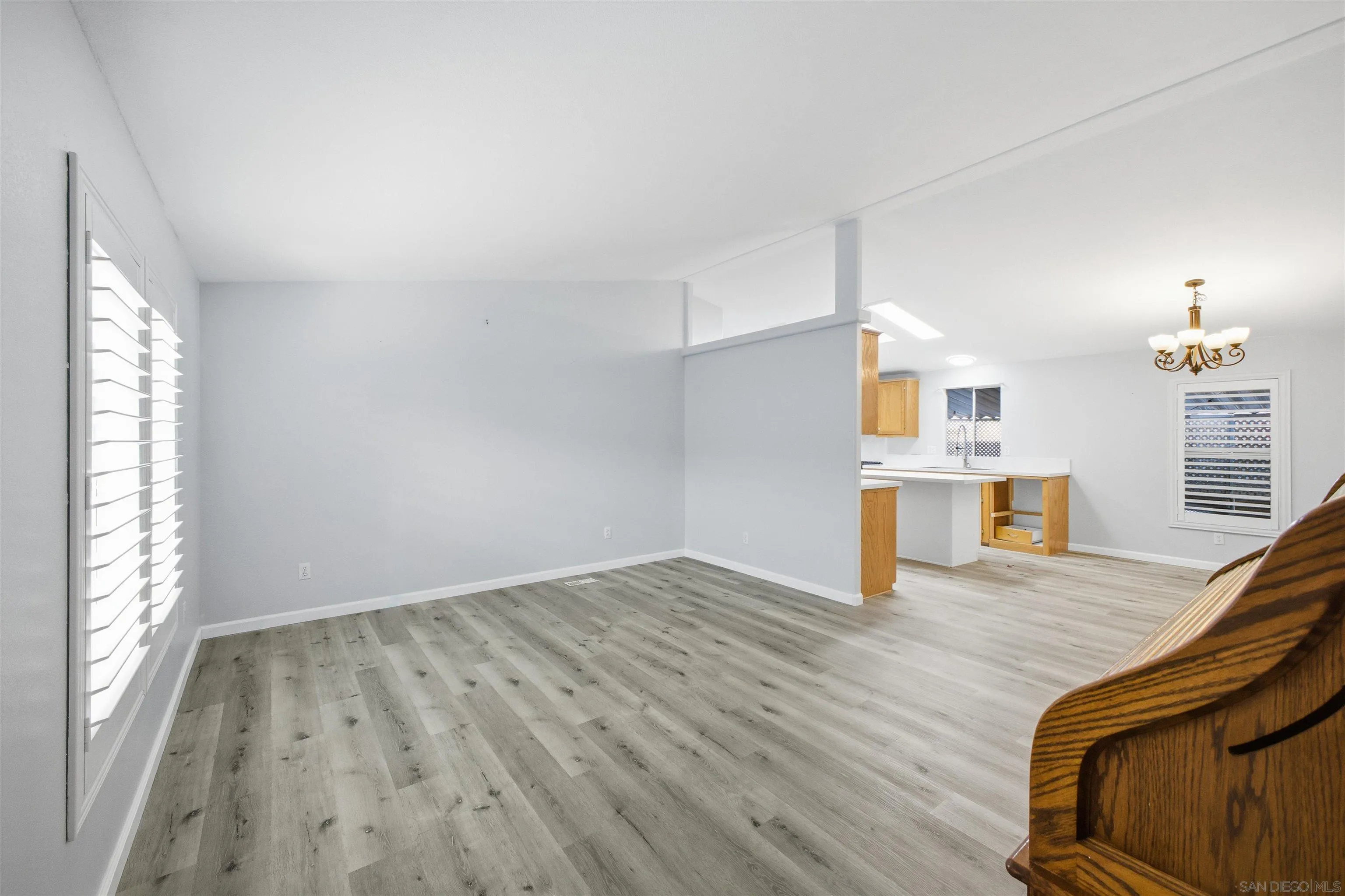 https://cdn.realtyfeed.com/cdn/127/260021005/8bb83303845524a3595562fb4c4fb54f.webp