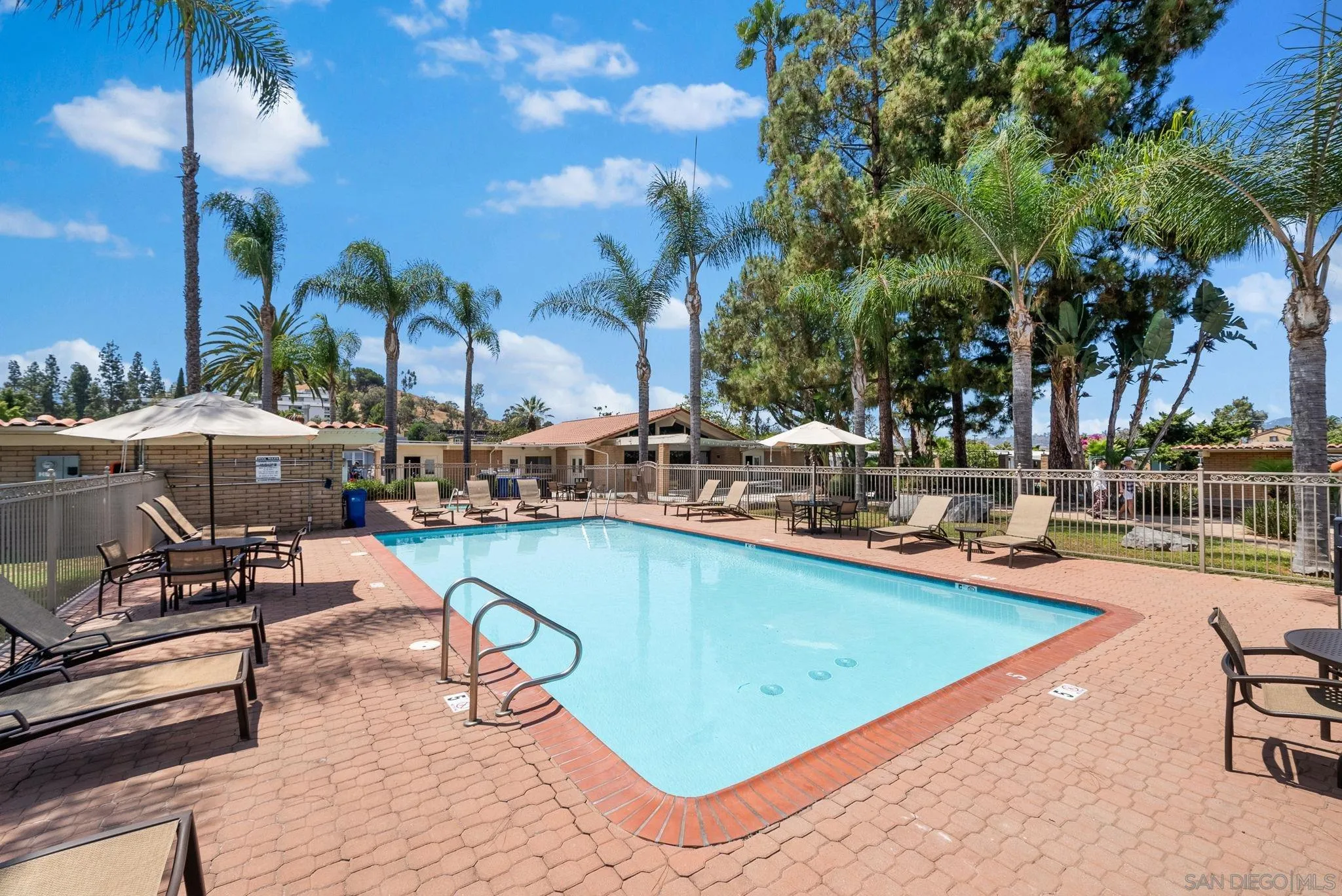 https://cdn.realtyfeed.com/cdn/127/260021005/a8504f0856ef0ea0846db6e91c652c15.webp