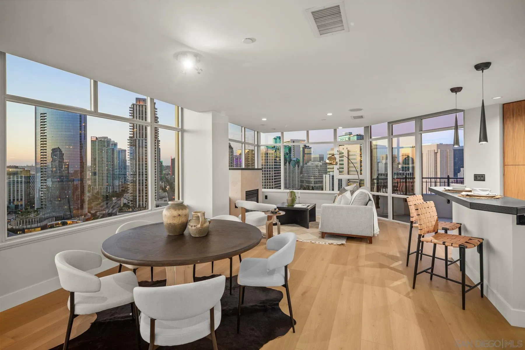 700 W Harbor Unit 2101, San Diego, CA 92101 - Photo 5 of 39, San Diego, CA