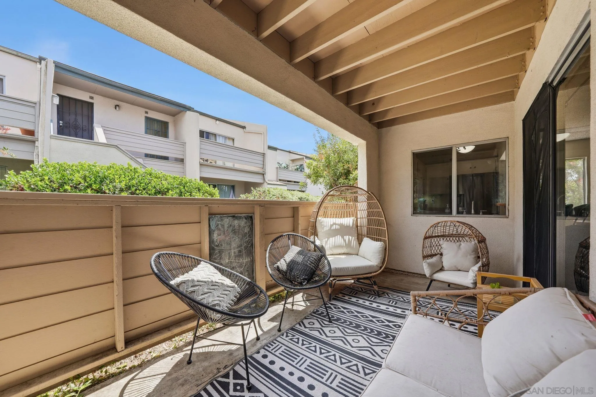 https://cdn.realtyfeed.com/cdn/127/260021007/447688d57e0f7e69d6e3edda3cc28ff6.webp