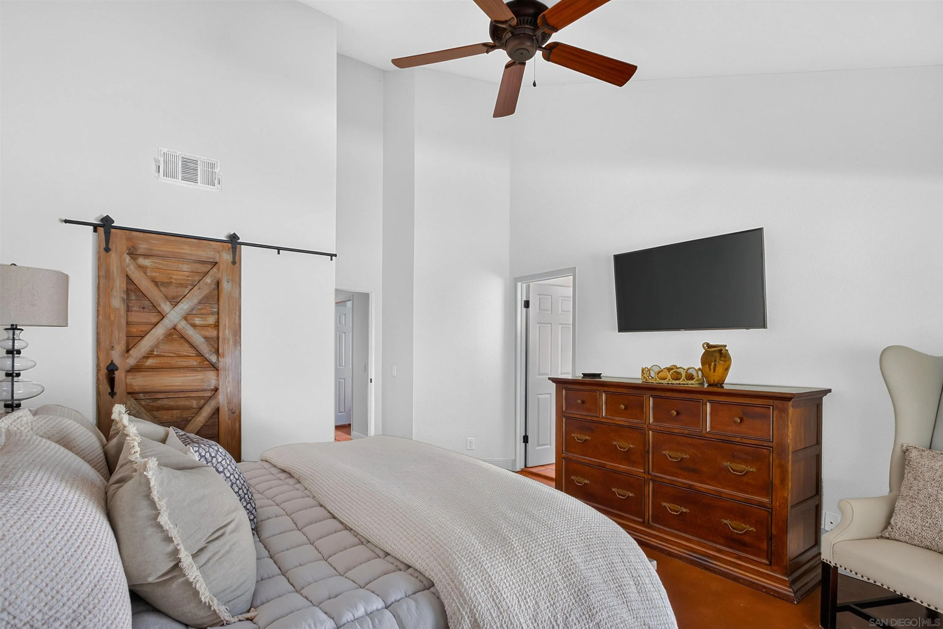 https://cdn.realtyfeed.com/cdn/127/260021009/2c6d8dd8a47cc1415564f5b7d3dd3b4a.webp