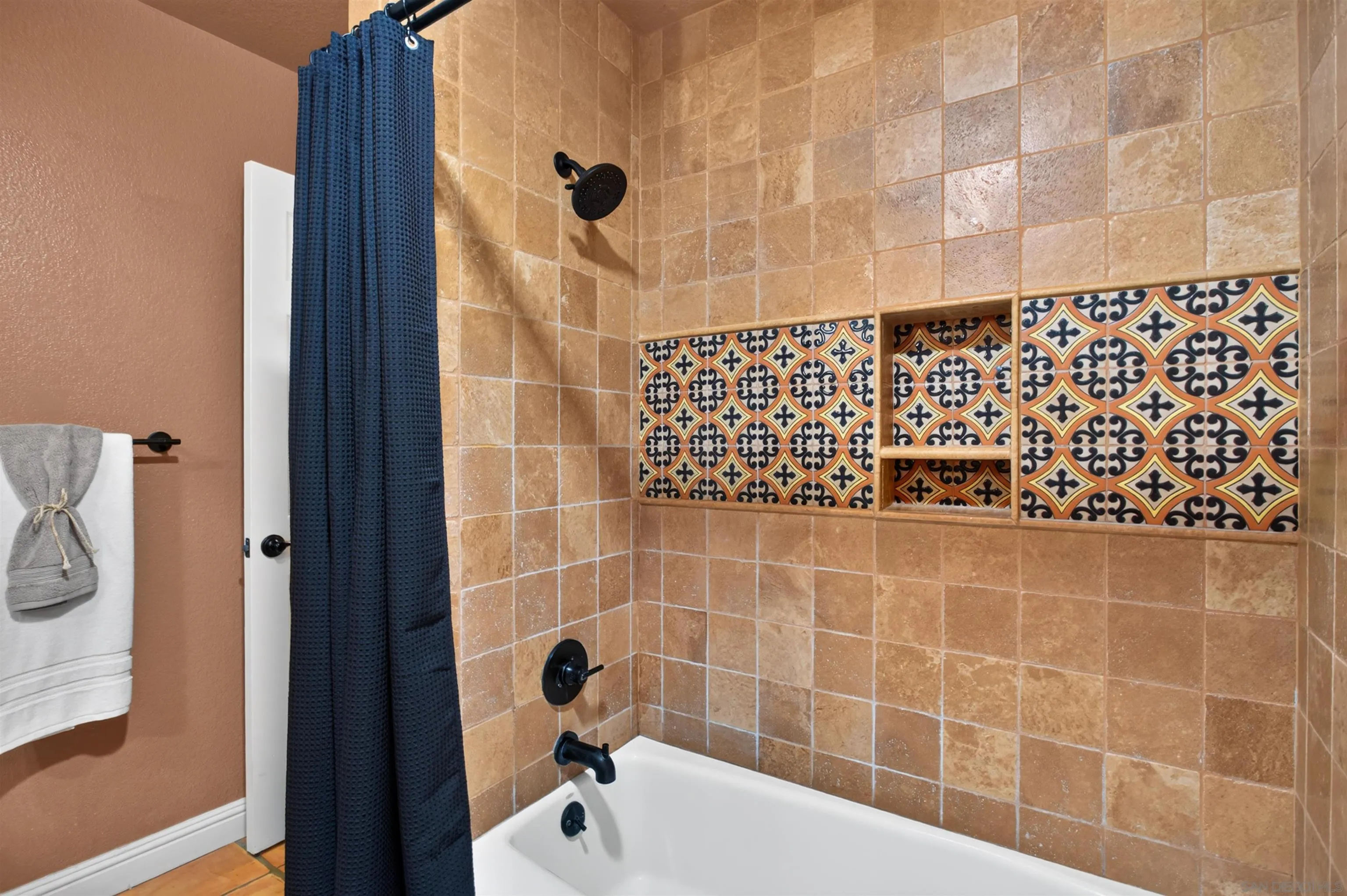 https://cdn.realtyfeed.com/cdn/127/260021009/3cde80983a8c1835126c8a96354bbf08.webp