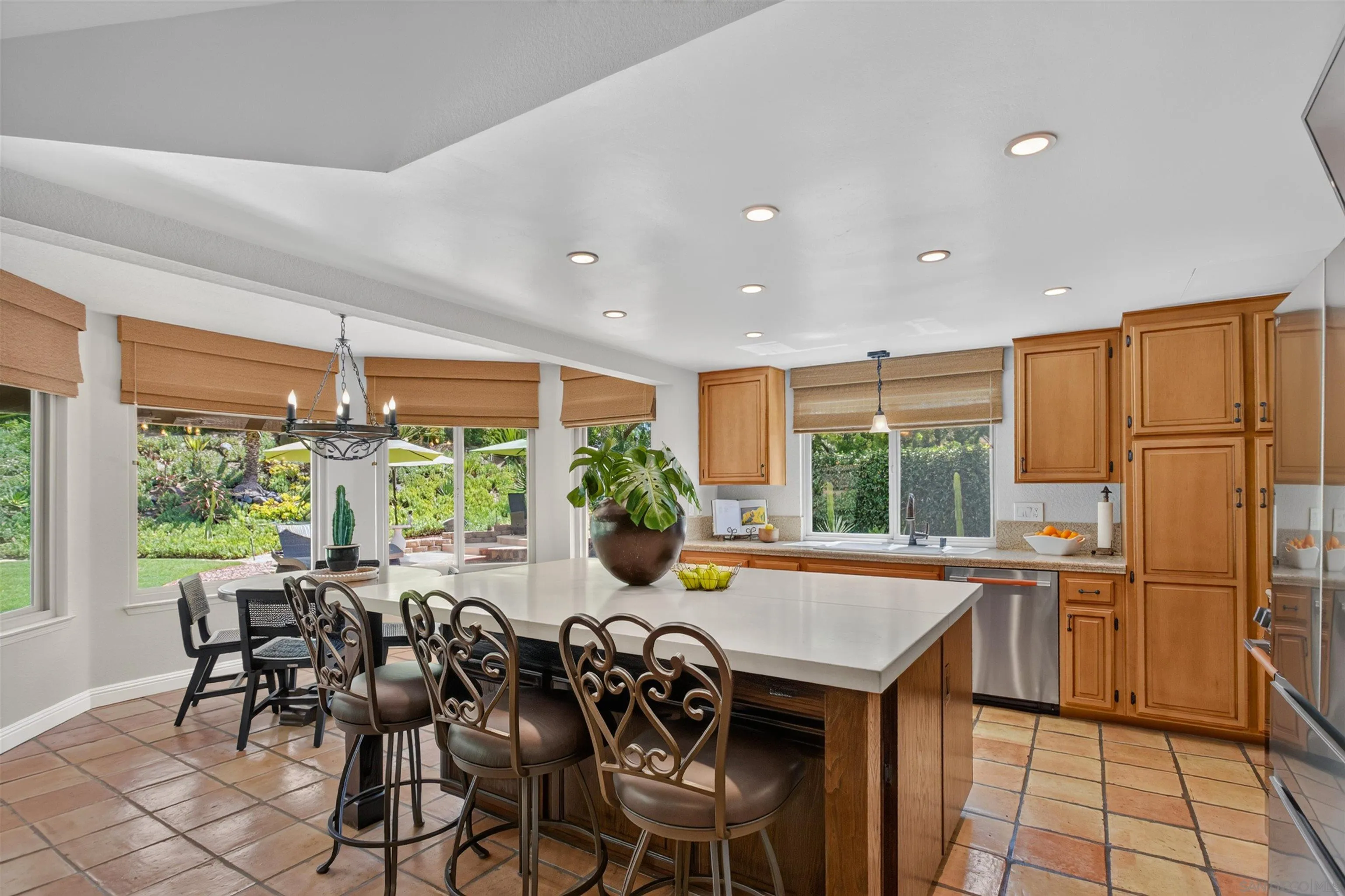 https://cdn.realtyfeed.com/cdn/127/260021009/3ea2752f0550ccee501d31ff79f27c5a.webp