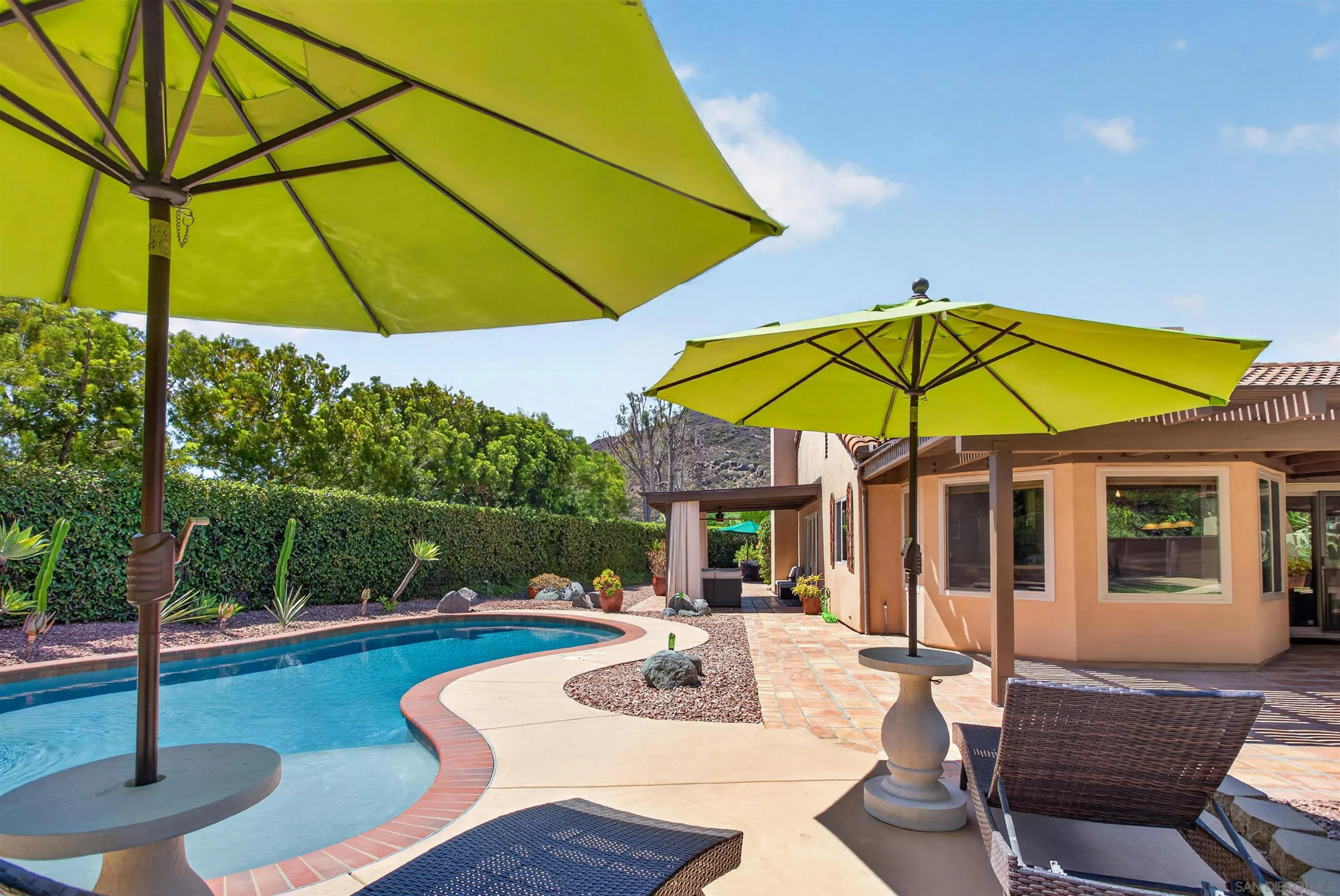https://cdn.realtyfeed.com/cdn/127/260021009/859438c7c1cf059570068fd0c1c0d5cb.webp