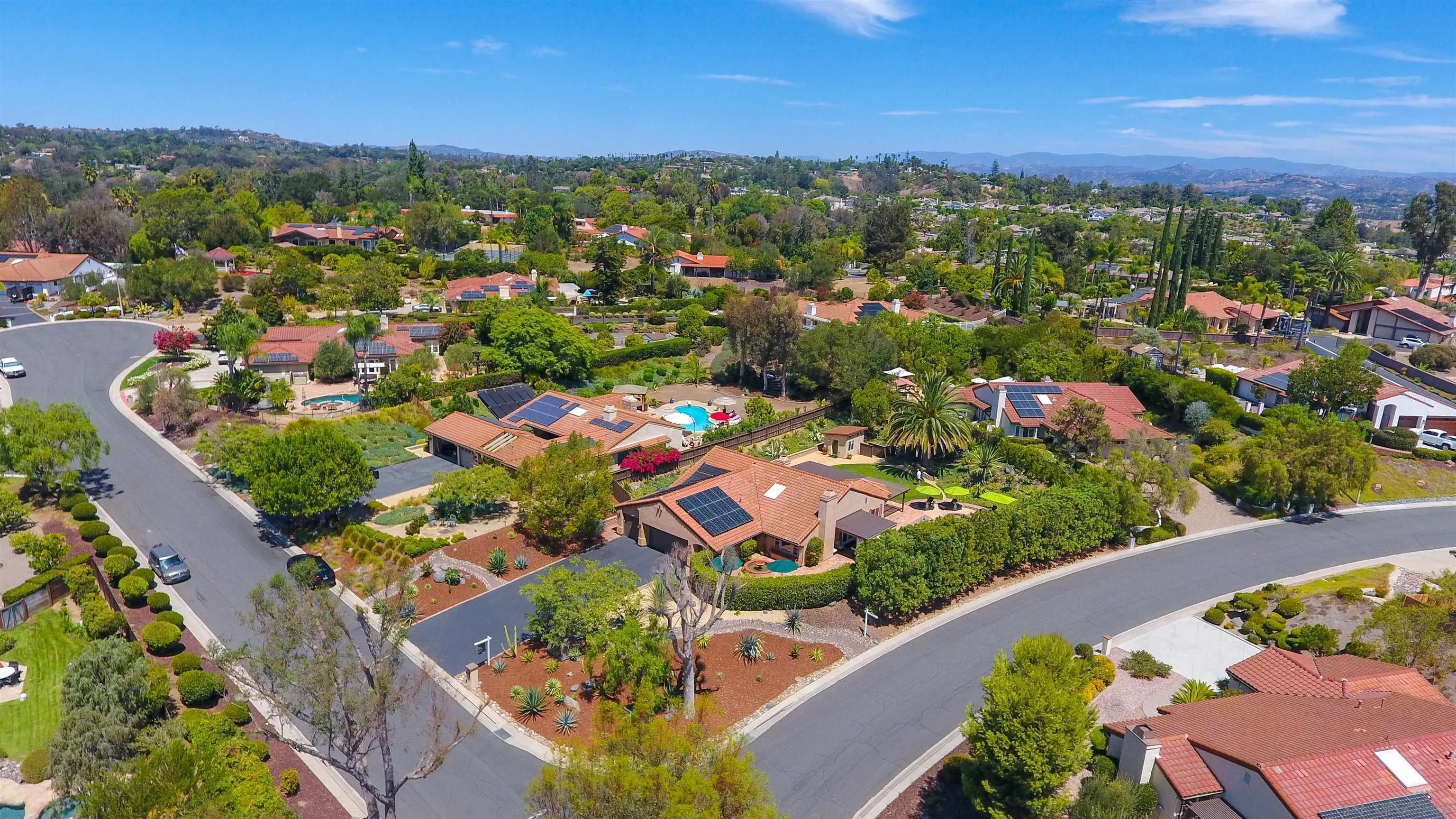https://cdn.realtyfeed.com/cdn/127/260021009/ae32924276e588729153a4a511c24aa1.webp