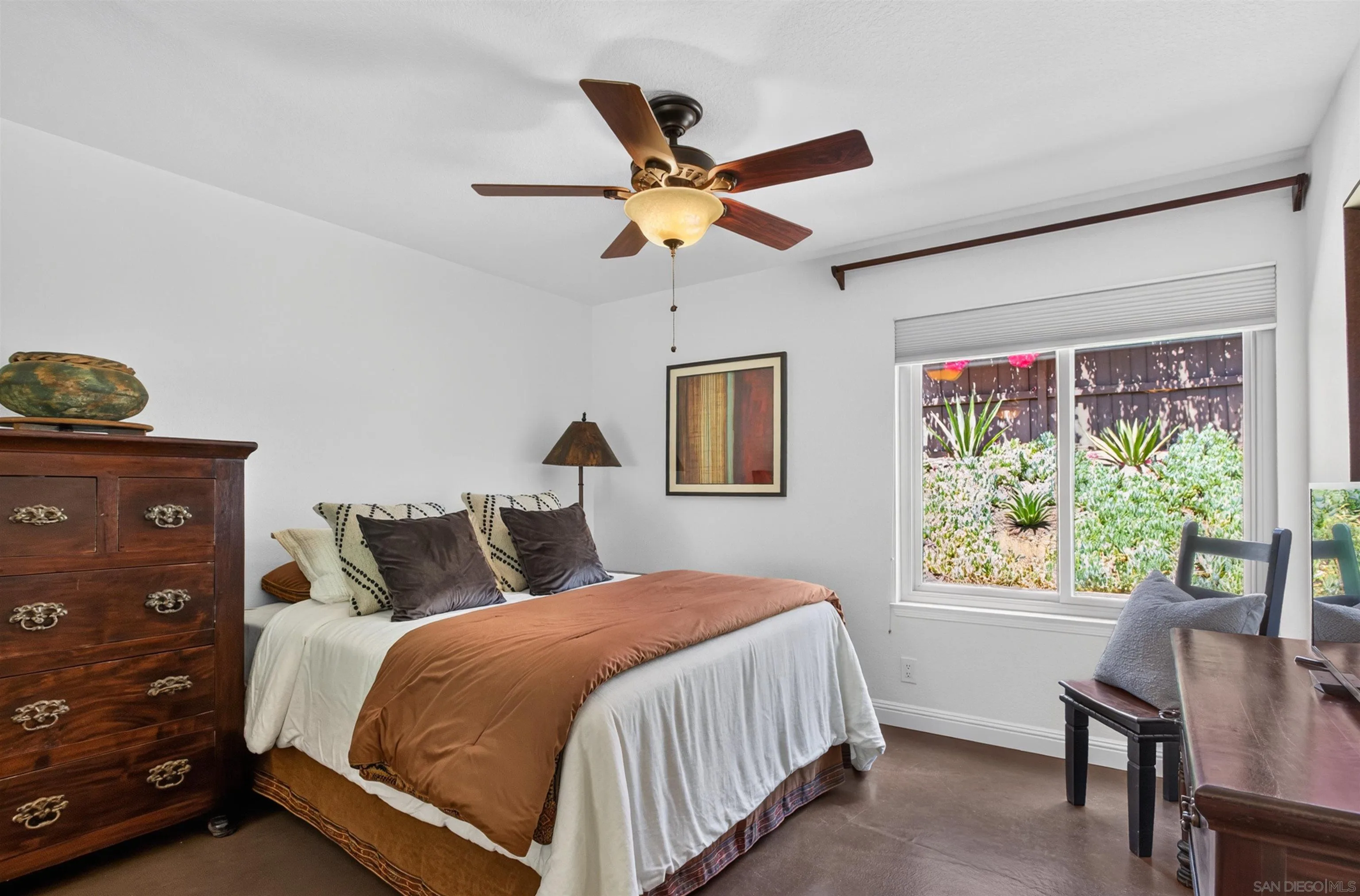 https://cdn.realtyfeed.com/cdn/127/260021009/c1b2542ae53b810c280953ea3ac0a84c.webp