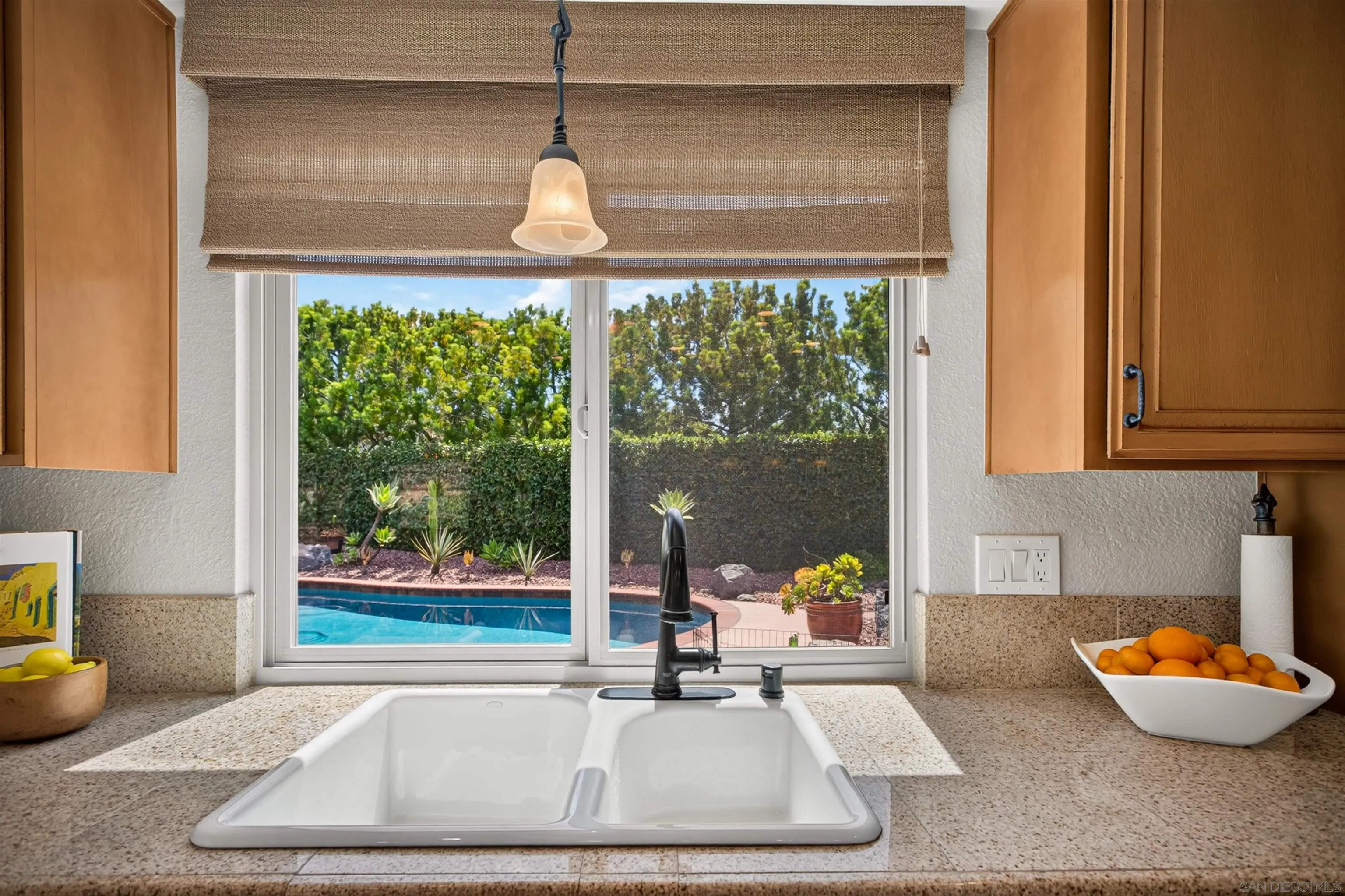 https://cdn.realtyfeed.com/cdn/127/260021009/f27db405ce9d5989d510e7c38ac10d0a.webp