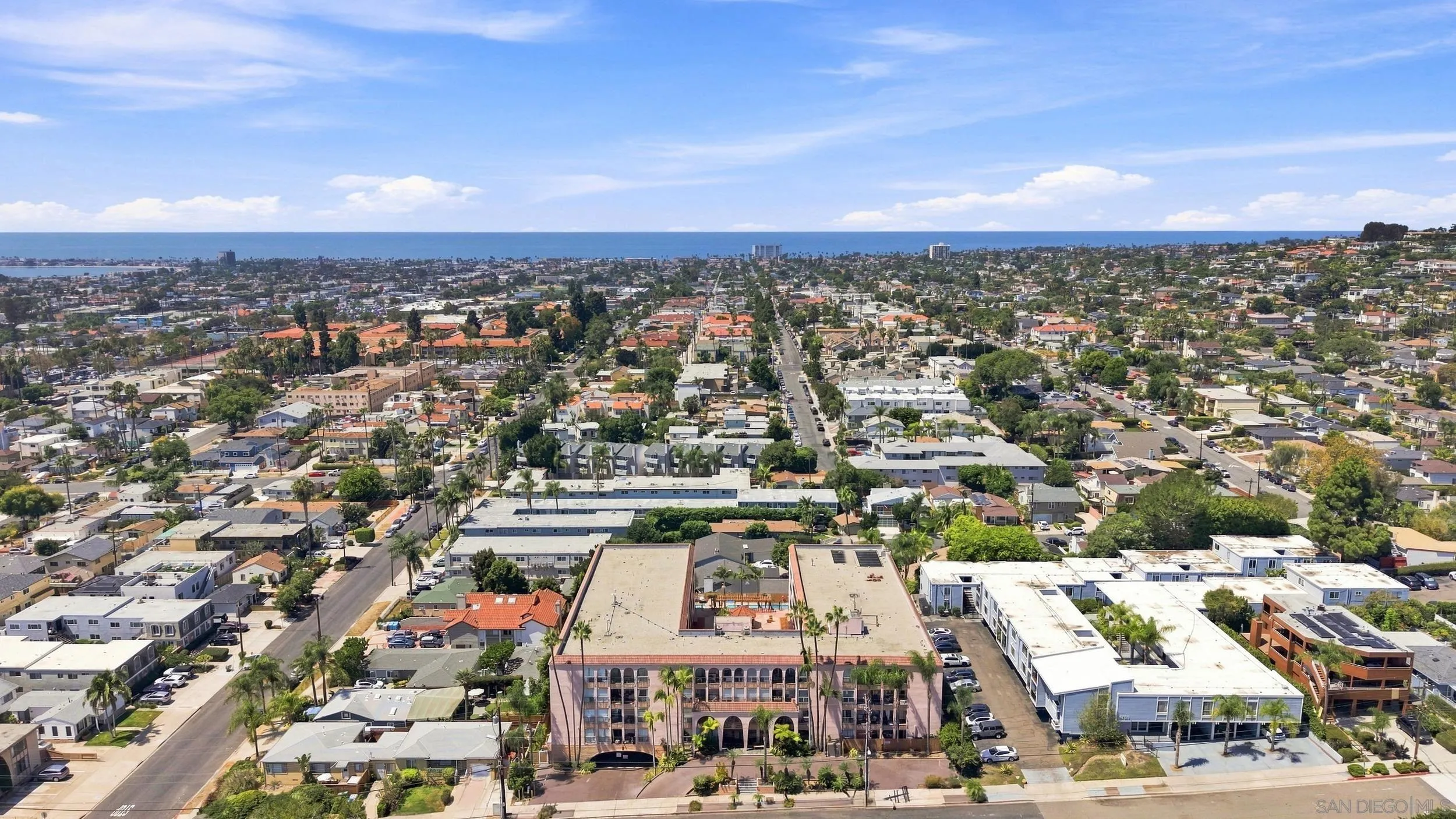 https://cdn.realtyfeed.com/cdn/127/260021013/457caaed0a8d43955e2b892afb1c9519.webp