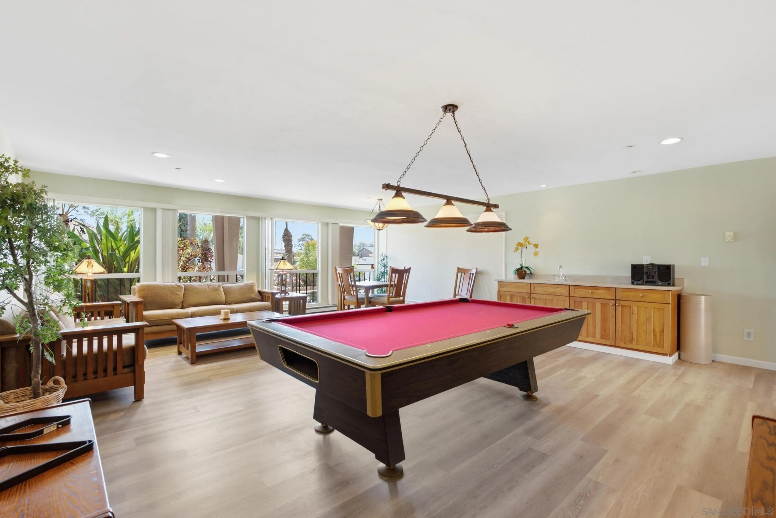 https://cdn.realtyfeed.com/cdn/127/260021013/69fc456ecdef4bbe18d7c7e2dbcc760c.webp