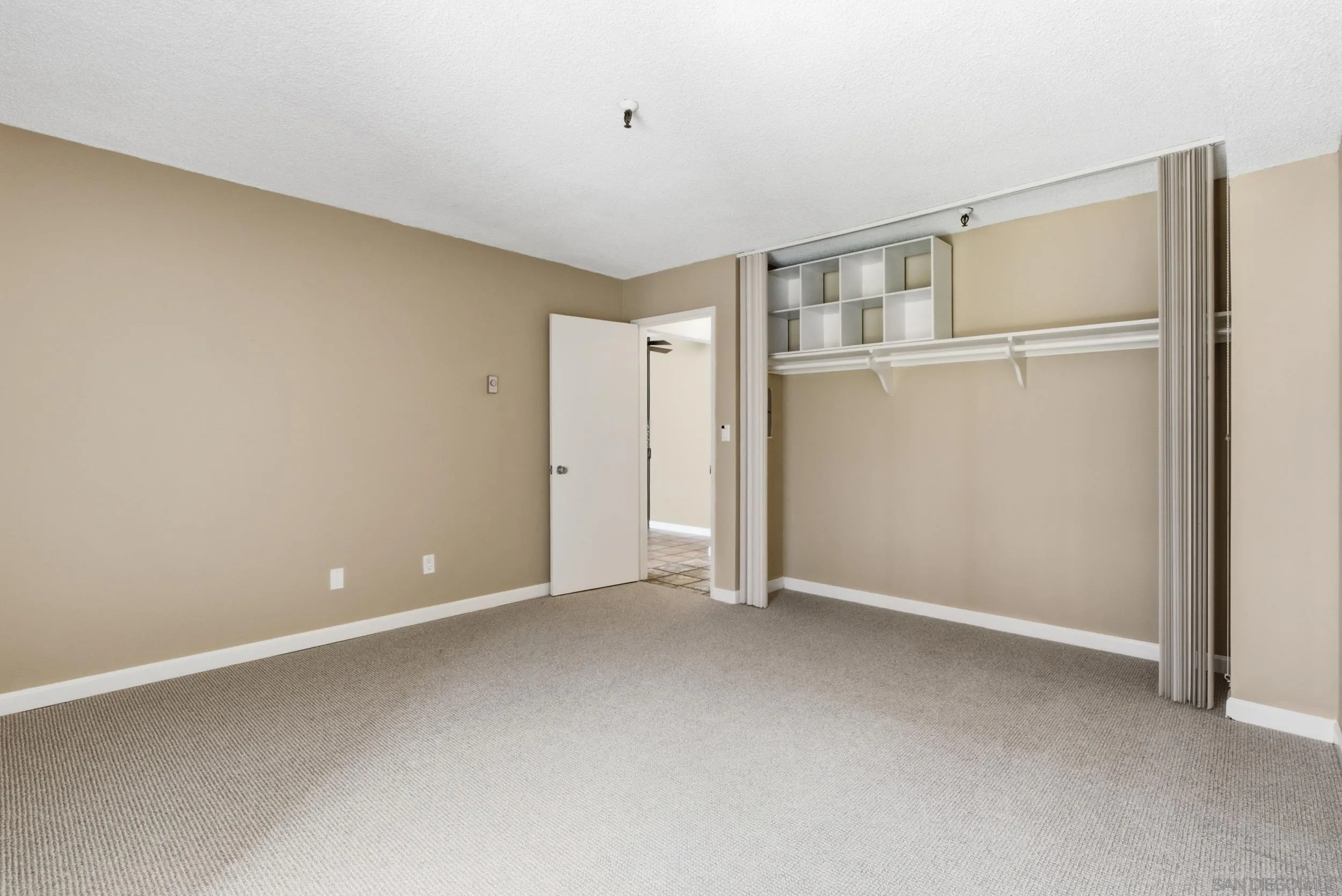 https://cdn.realtyfeed.com/cdn/127/260021013/948d927bca8c2af5744e1faad8a0b38d.webp