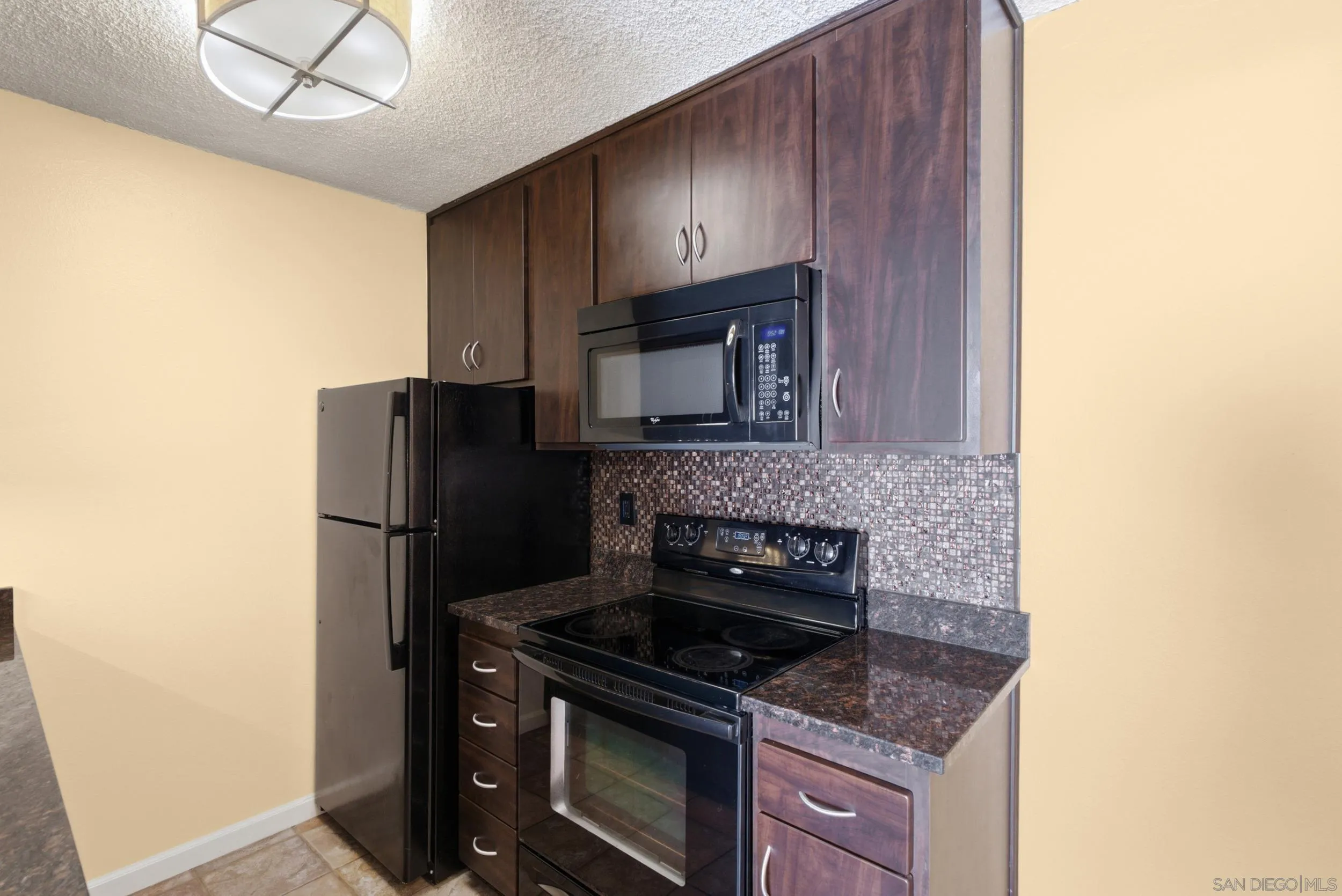 https://cdn.realtyfeed.com/cdn/127/260021013/ff932d87d882ece3c0c8ce09e22d9cf9.webp
