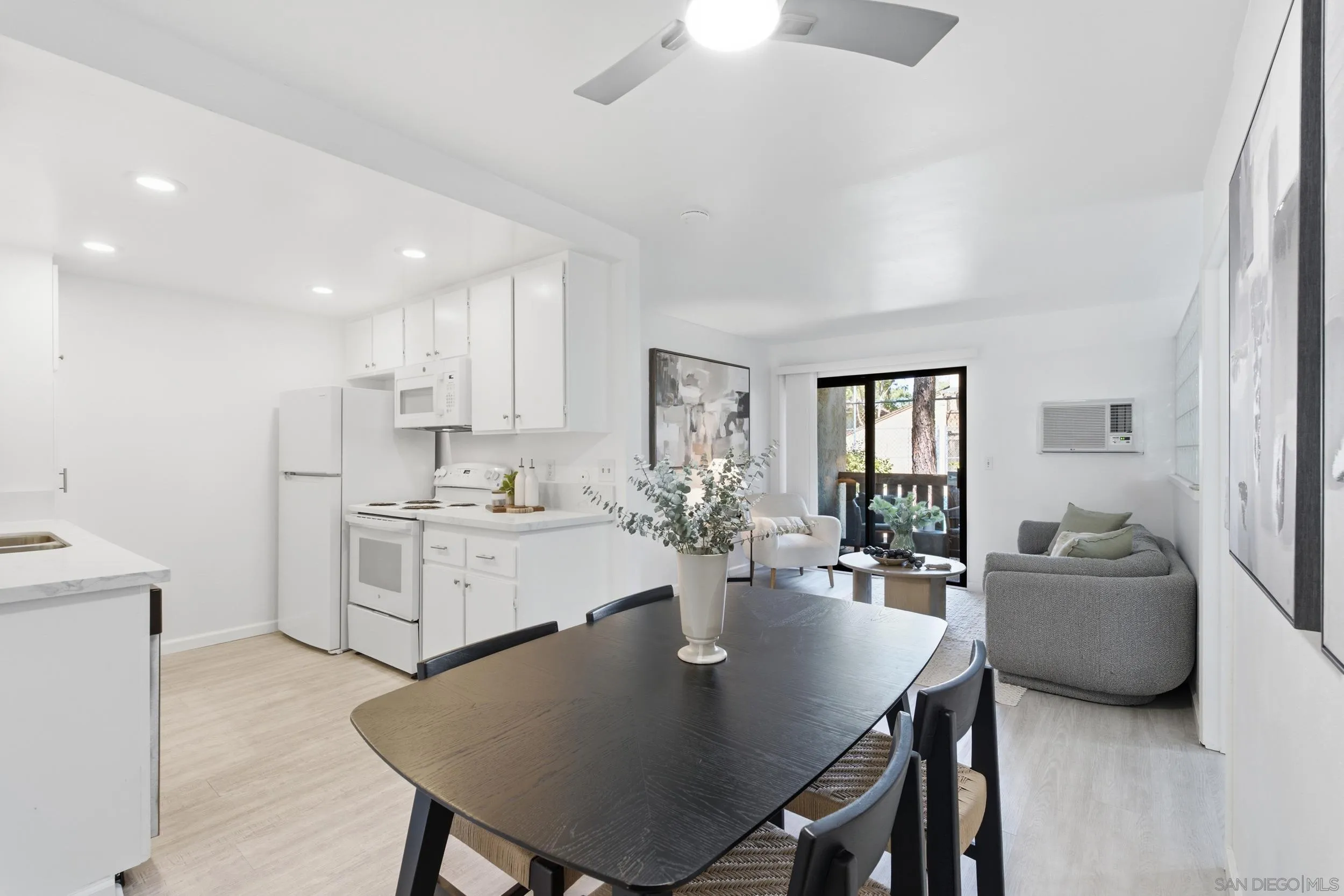 https://cdn.realtyfeed.com/cdn/127/260021014/03f4d2fb5e224c8904faca3a81147198.webp