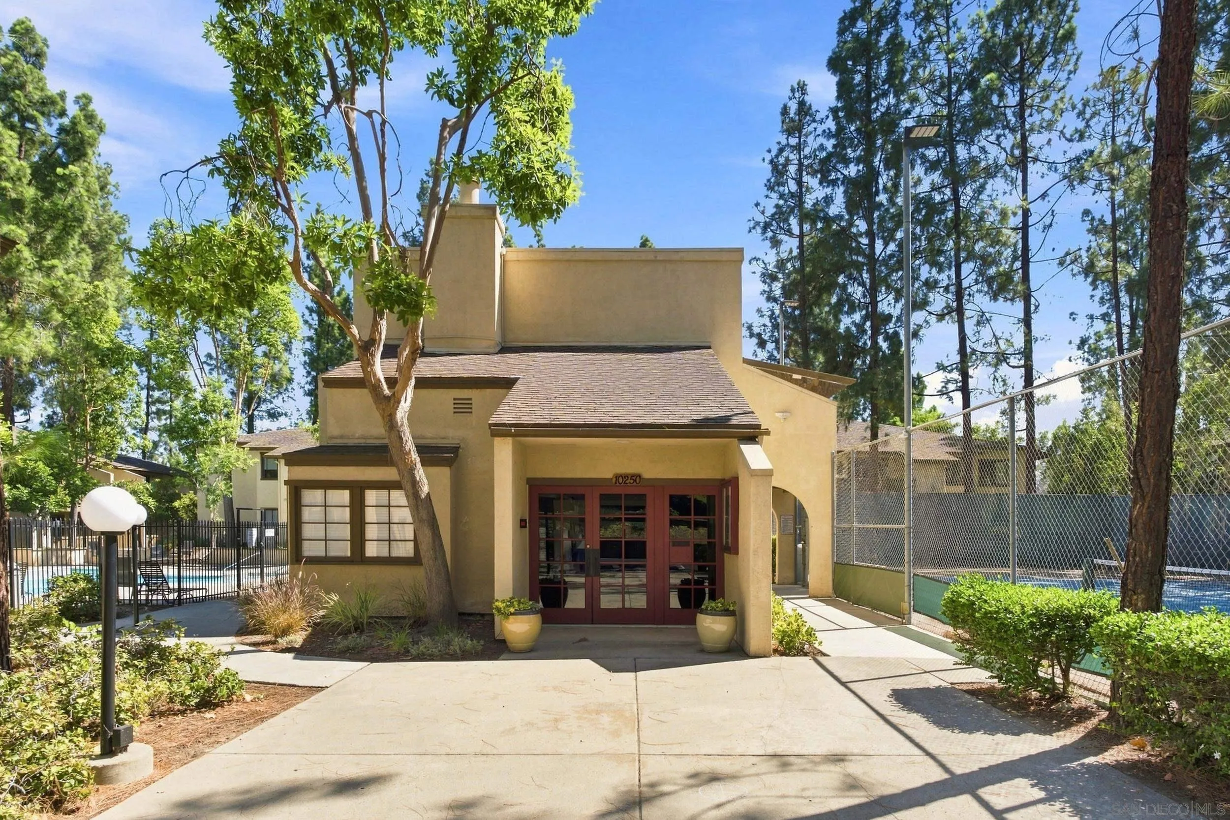 https://cdn.realtyfeed.com/cdn/127/260021014/a2e42cc33bcb54f12ffa909105e1aa6d.webp