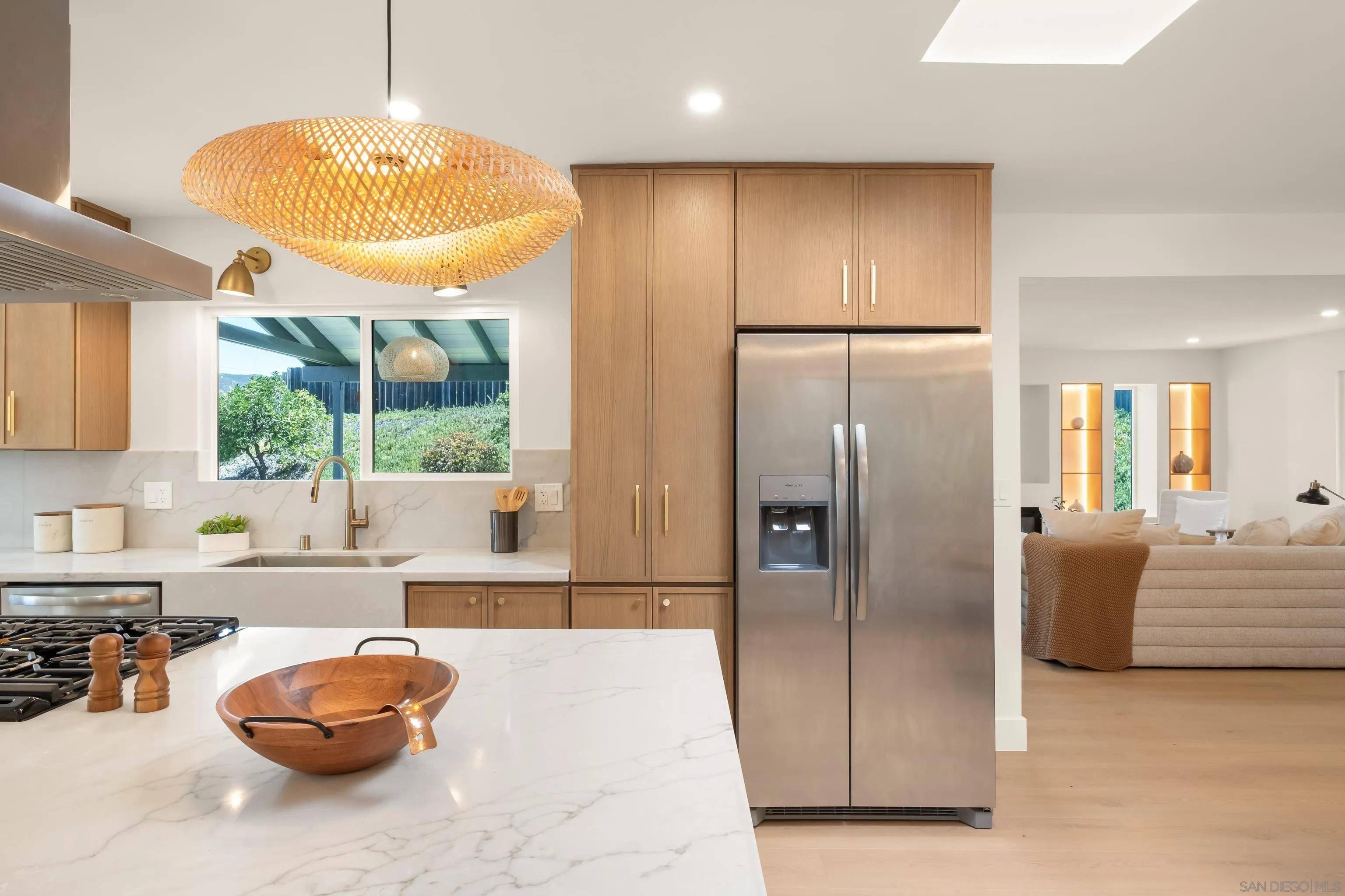 https://cdn.realtyfeed.com/cdn/127/260021016/356eaa8a6276a8e11844ca90c63f8b44.webp