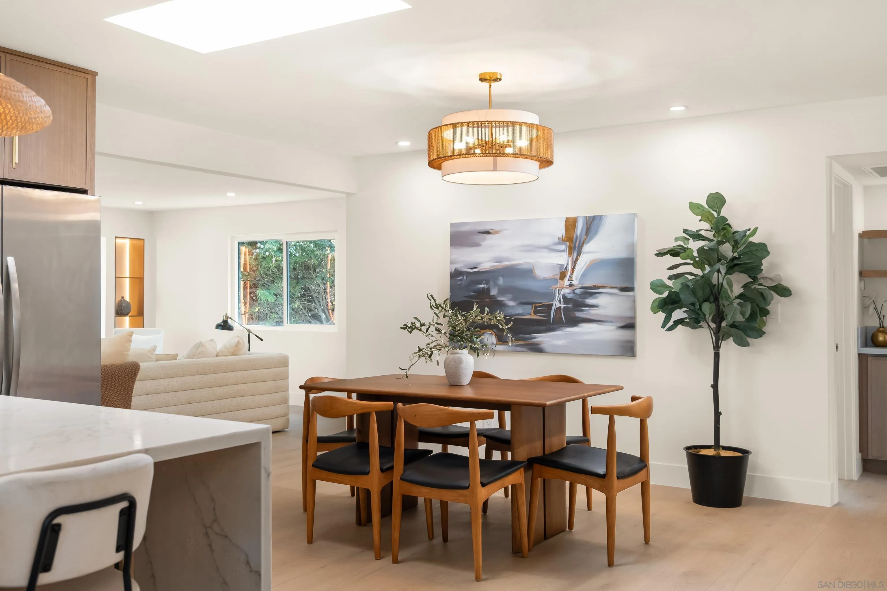 https://cdn.realtyfeed.com/cdn/127/260021016/b0a96829f2bb9ea3b84813fb8f28df77.webp