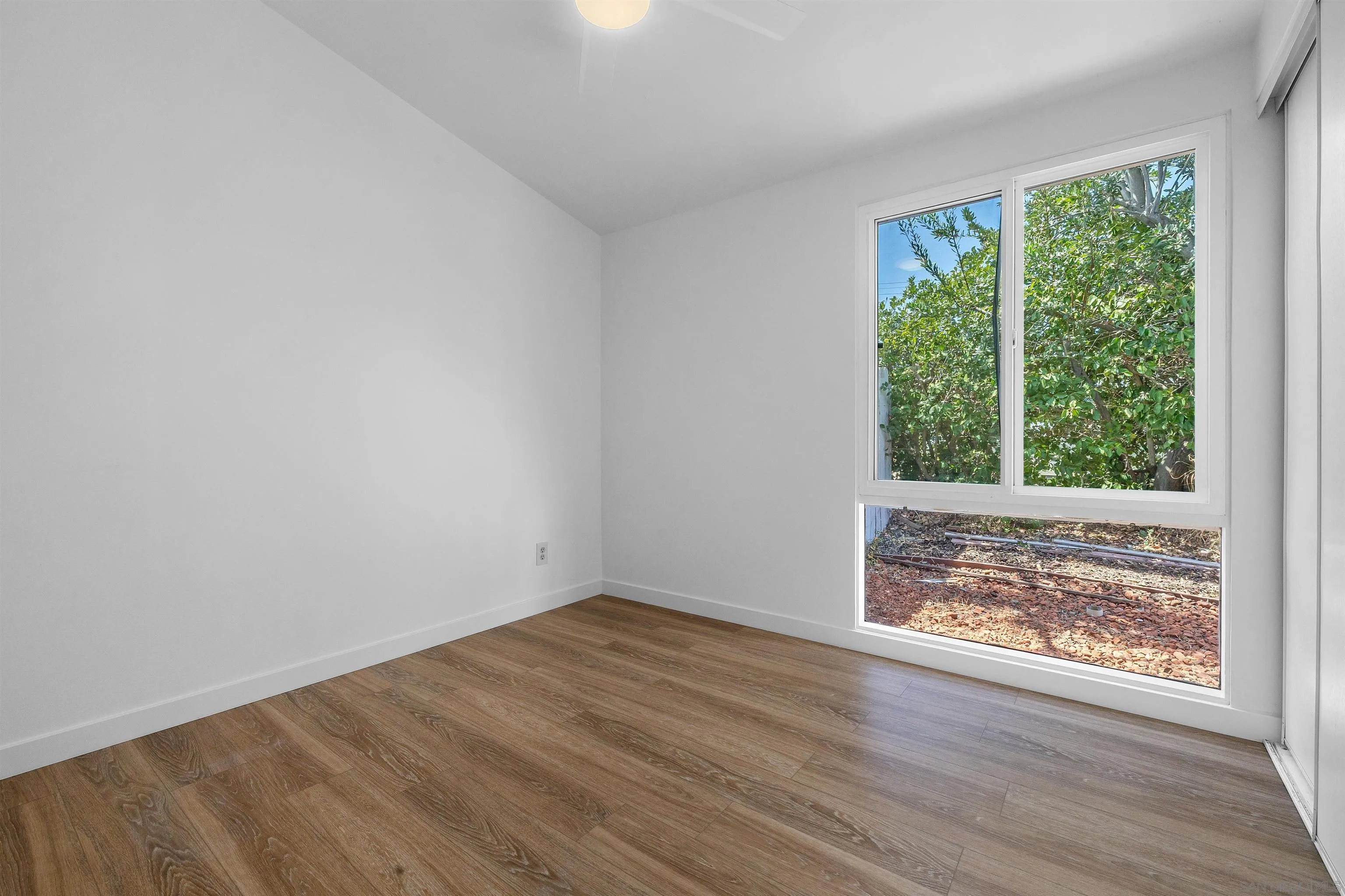 https://cdn.realtyfeed.com/cdn/127/260021017/0abbf8340da39777eebd9eff57534f00.webp