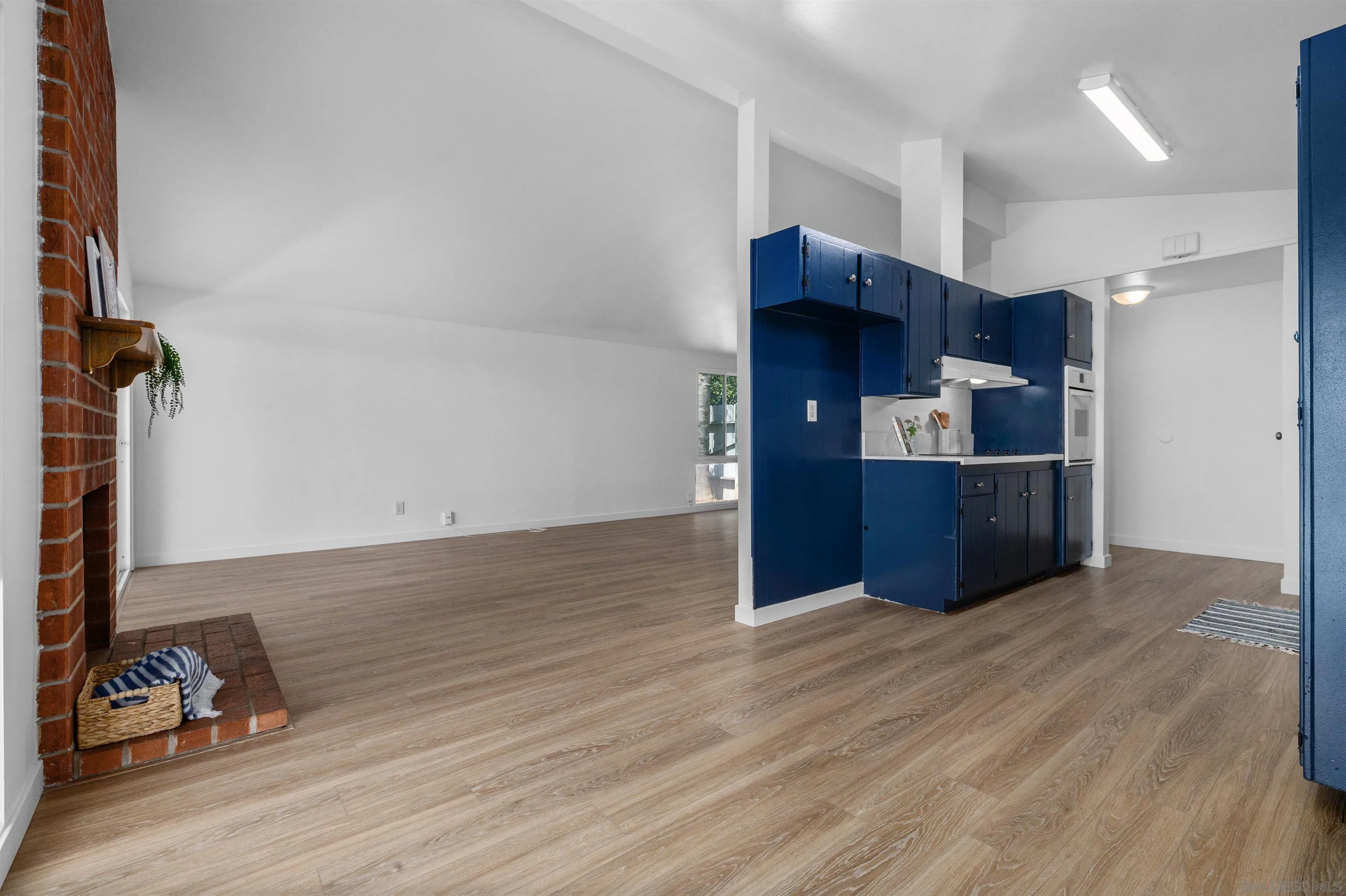 https://cdn.realtyfeed.com/cdn/127/260021017/0cf45b5cece21a5b70c93cdaf454eb5f.webp