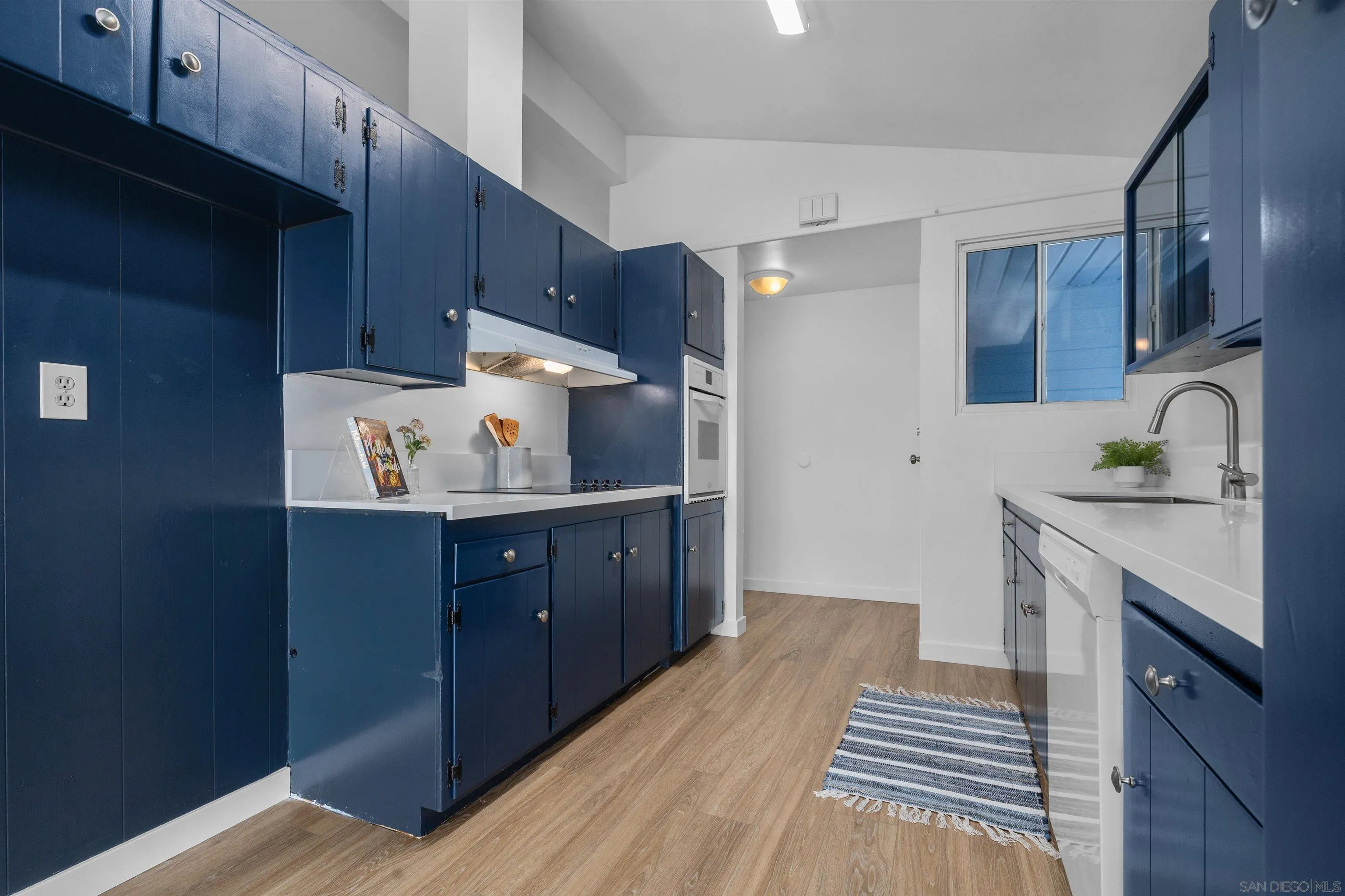 https://cdn.realtyfeed.com/cdn/127/260021017/1392148d797b2f4159eb7b4adbe23cb1.webp