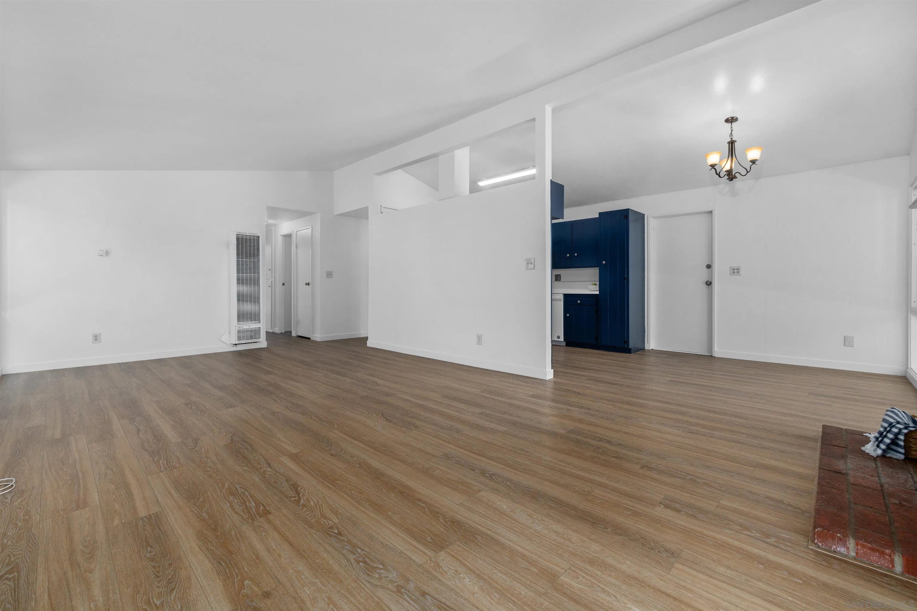 https://cdn.realtyfeed.com/cdn/127/260021017/cfe5b32f42959096682d38daeb6cdb17.webp