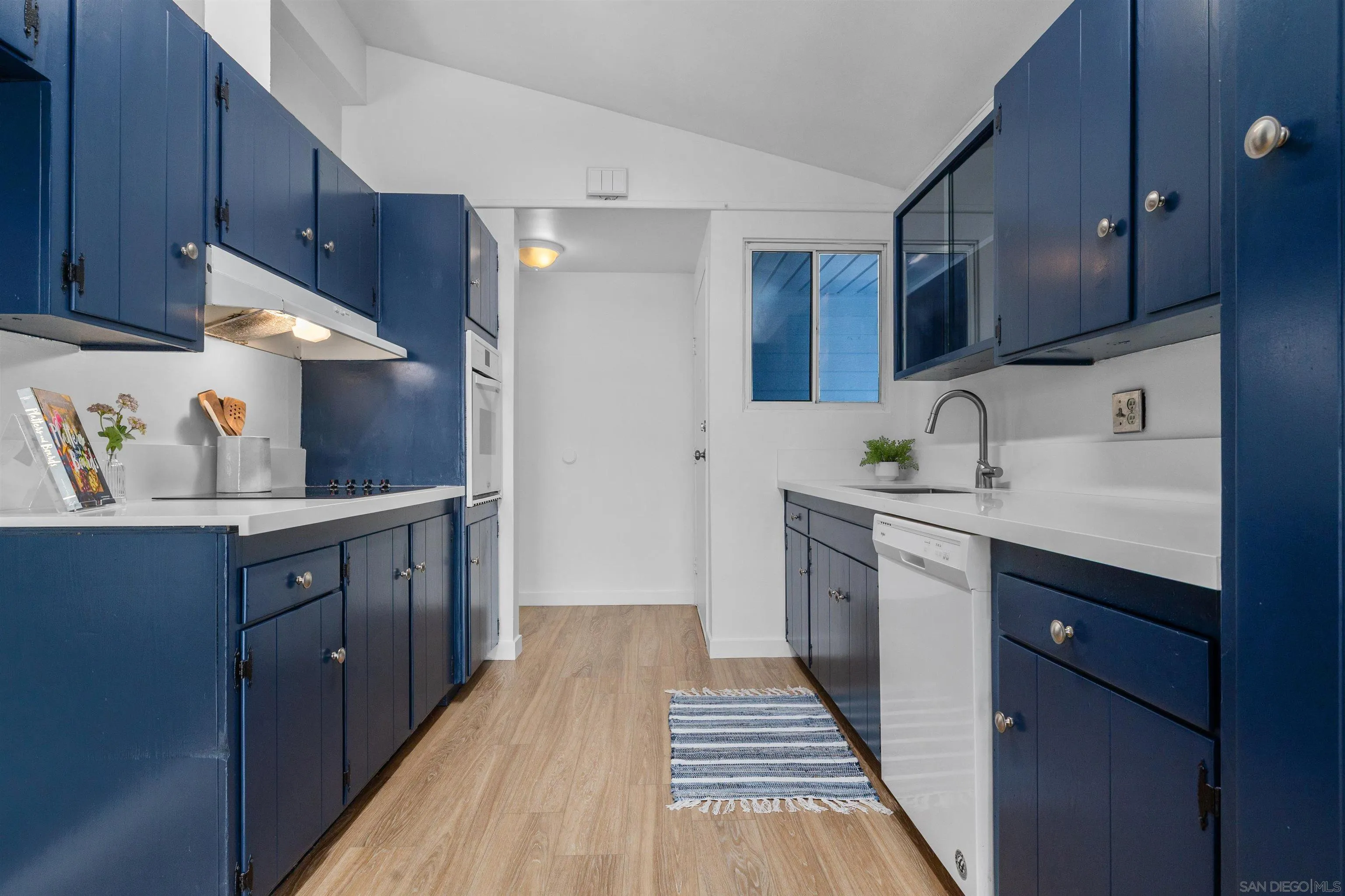 https://cdn.realtyfeed.com/cdn/127/260021017/d34db169425a0450c82baaacef53aeb2.webp