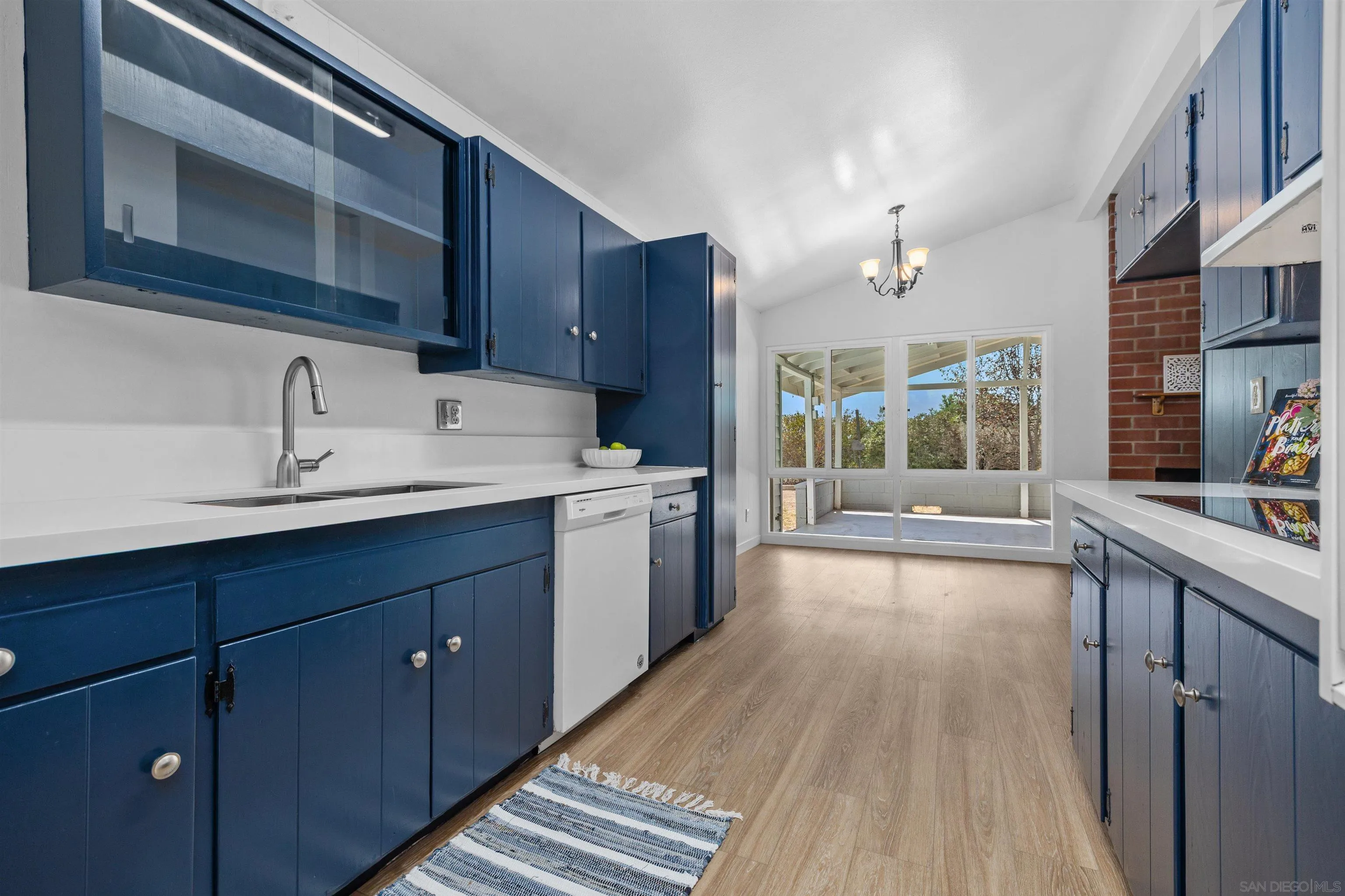 https://cdn.realtyfeed.com/cdn/127/260021017/e3caece2a2a2764493b77c2e53cf92e1.webp