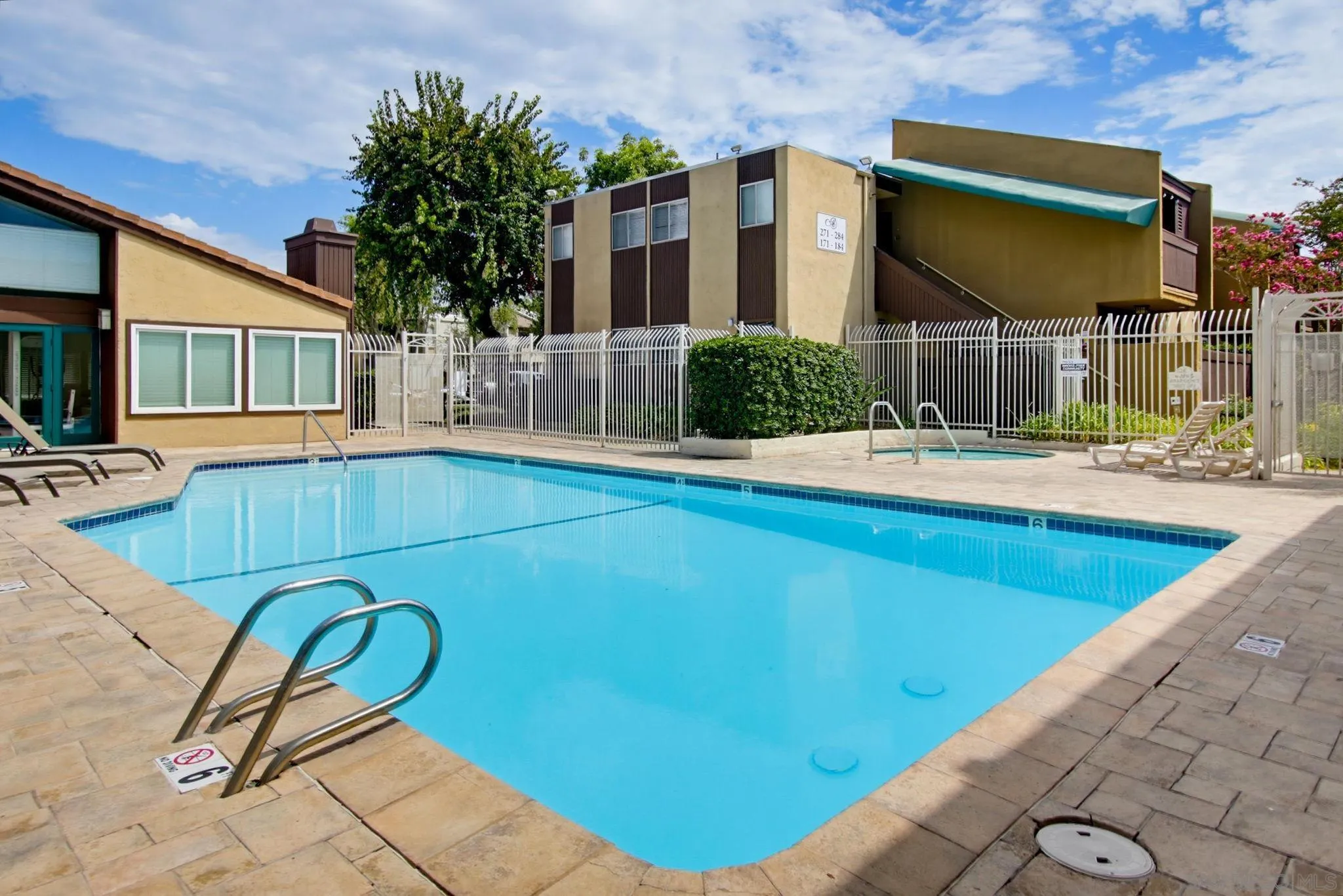 https://cdn.realtyfeed.com/cdn/127/260021018/7da66b12c2769a74a91011ce78fe29fb.webp