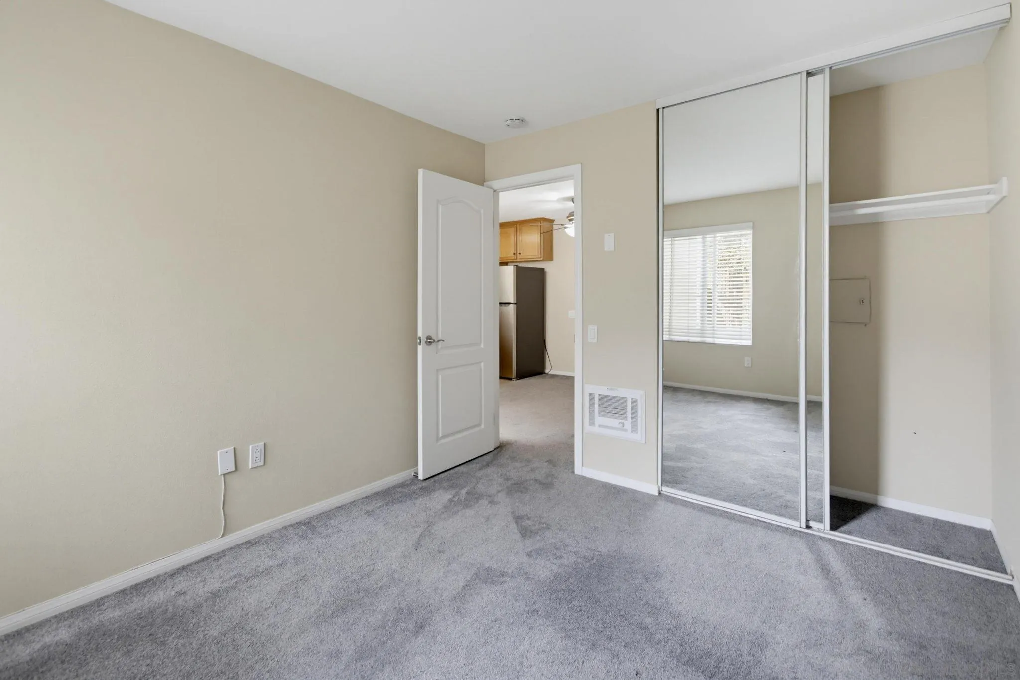 https://cdn.realtyfeed.com/cdn/127/260021018/ae8f1d92bc068384a0b7985db45288e3.webp