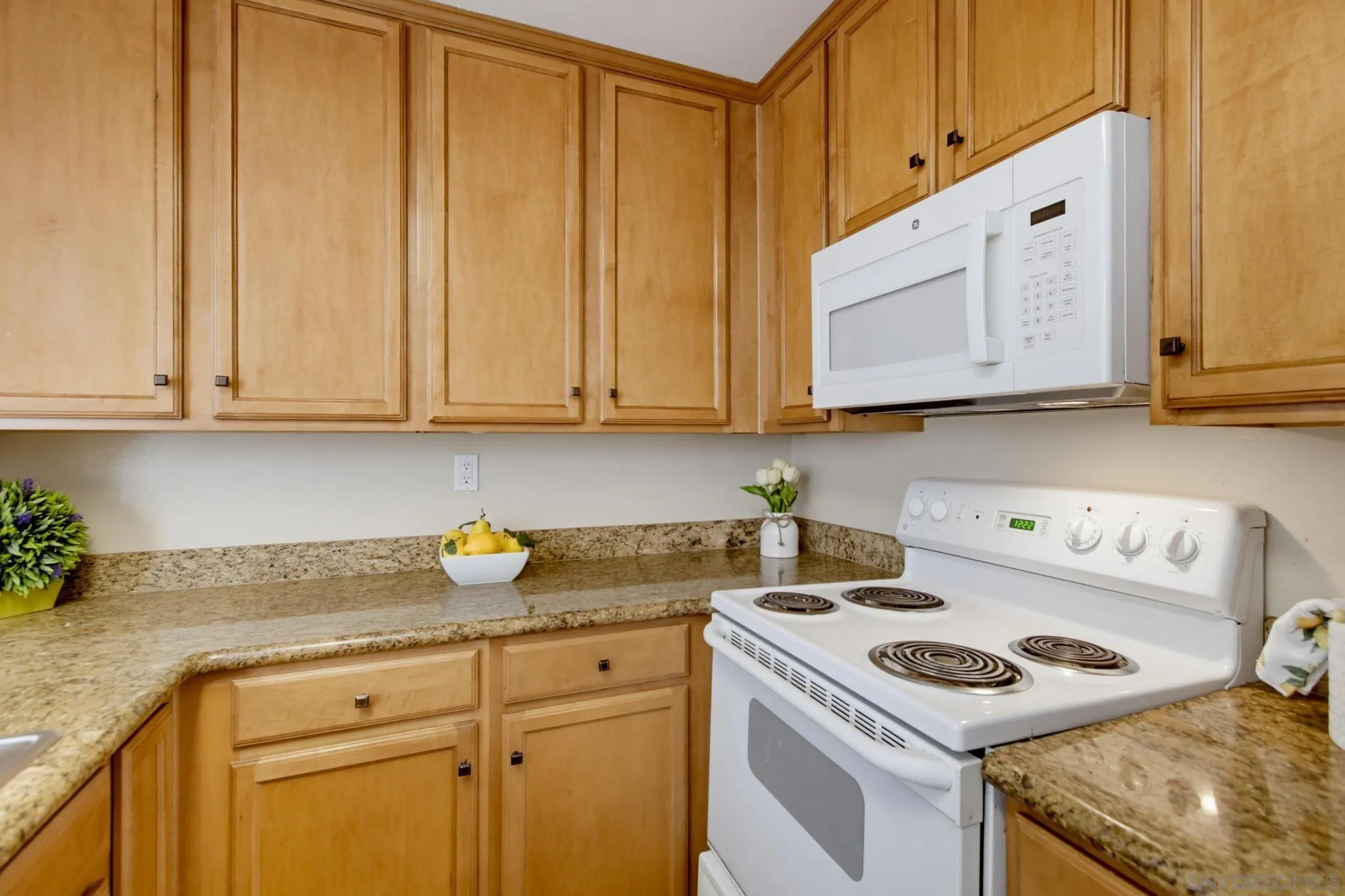 https://cdn.realtyfeed.com/cdn/127/260021018/caab9fe8398e3faa74c808add3523cff.webp