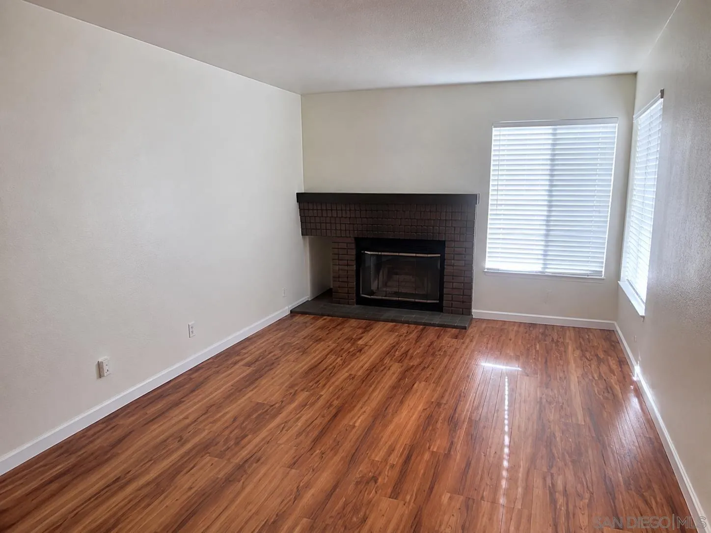 https://cdn.realtyfeed.com/cdn/127/260021019/3575a4e6530b83954b5a4e6a02482728.webp